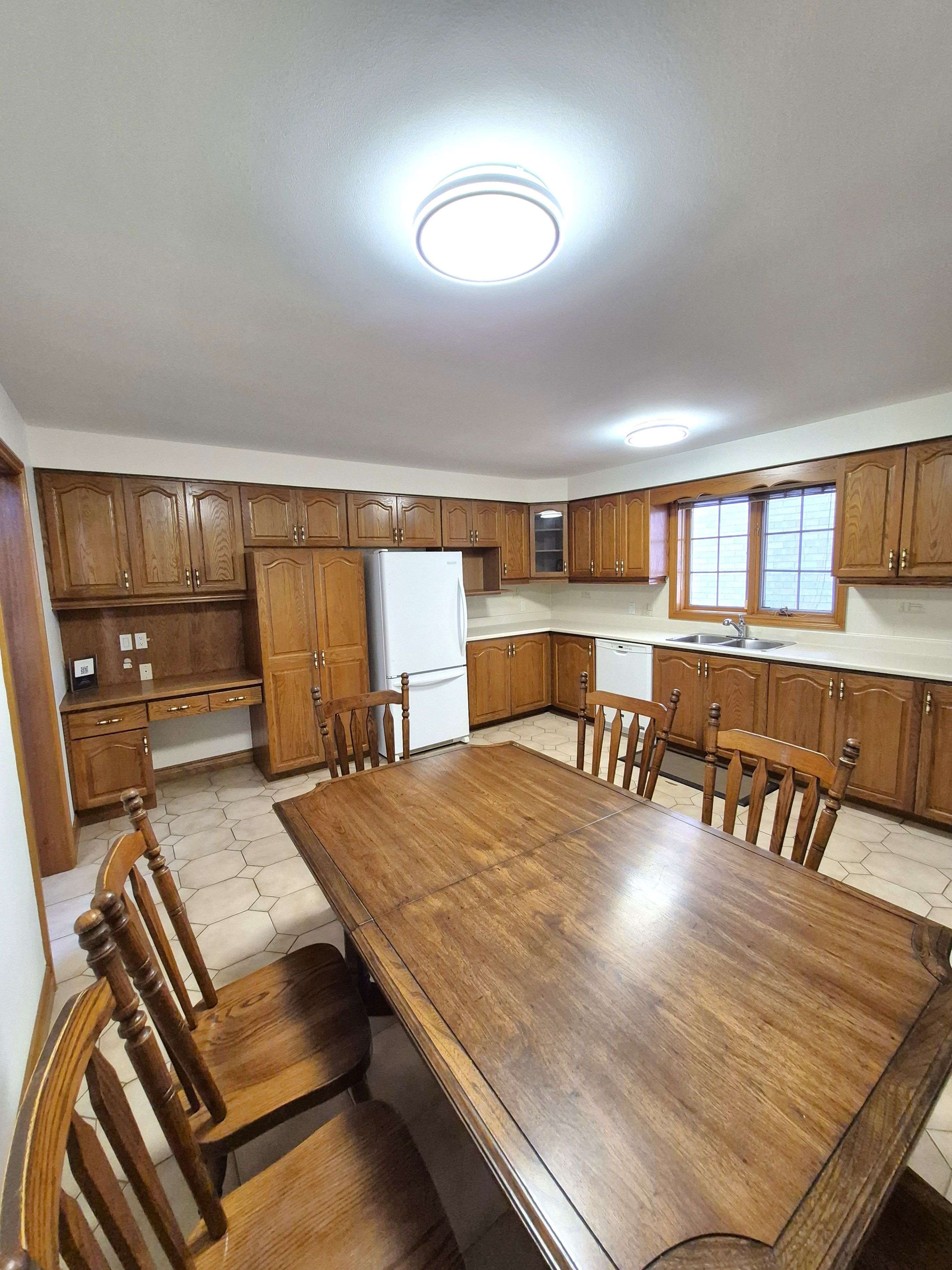 Toronto C06, ON M3H 3T7,256 Cocksfield AVE #Rm 2