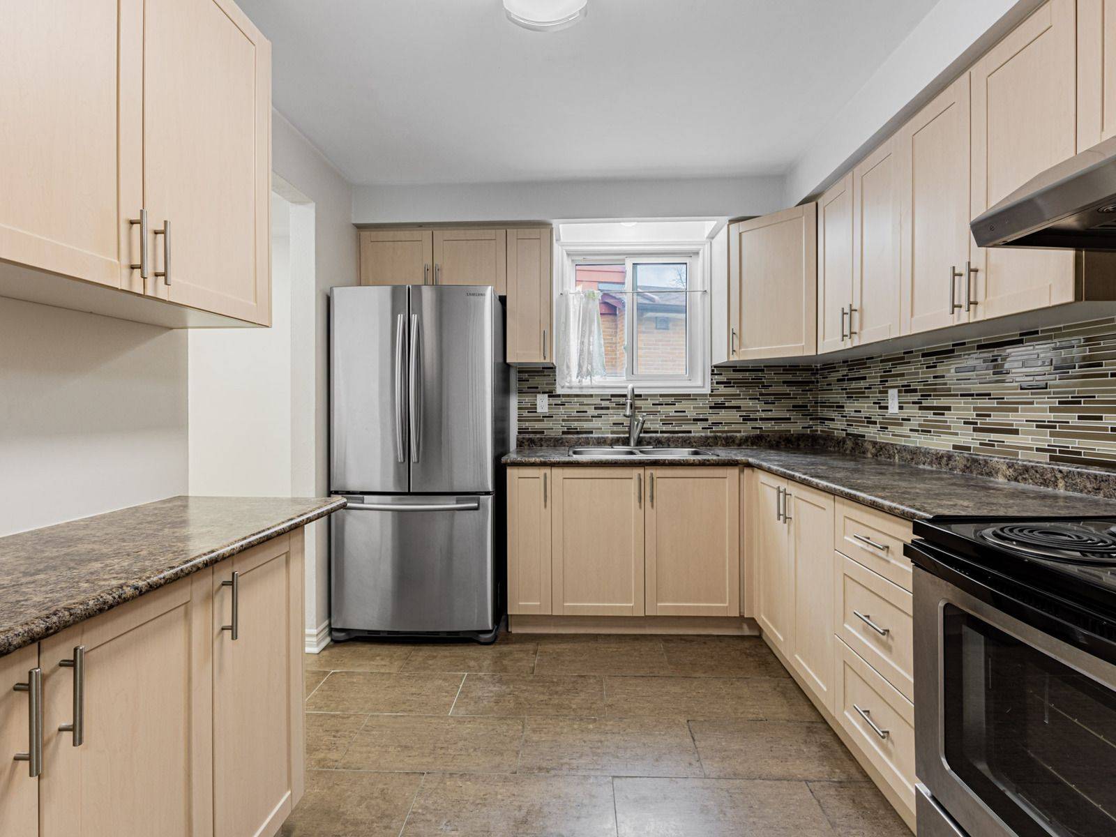 Toronto C15, ON M2J 2W9,157 Angus DR