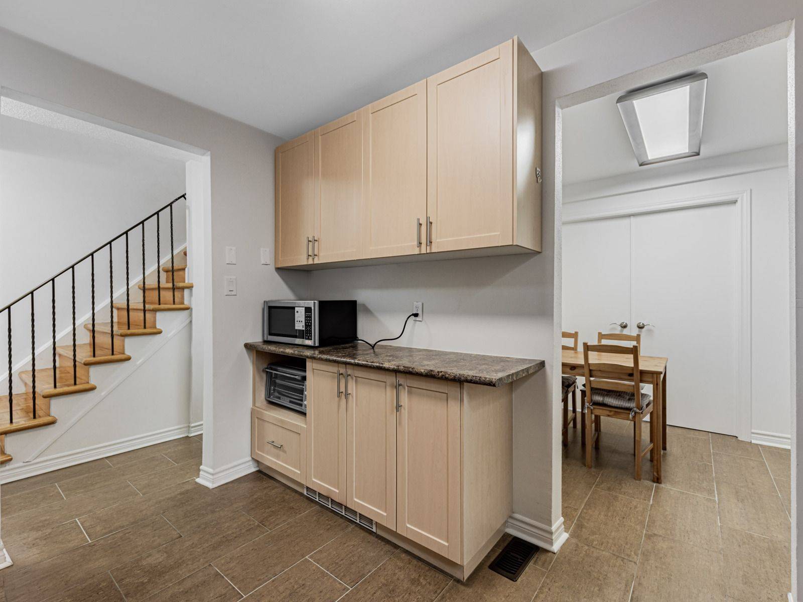 Toronto C15, ON M2J 2W9,157 Angus DR