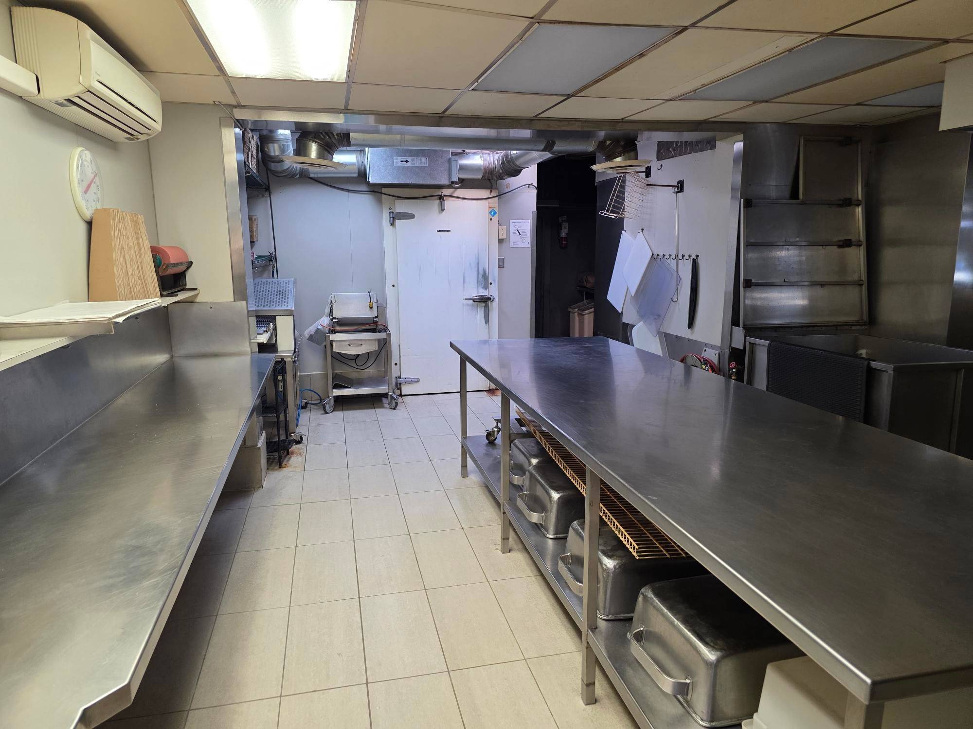 Toronto E01, ON M4M 1K7,1095 Queen ST E