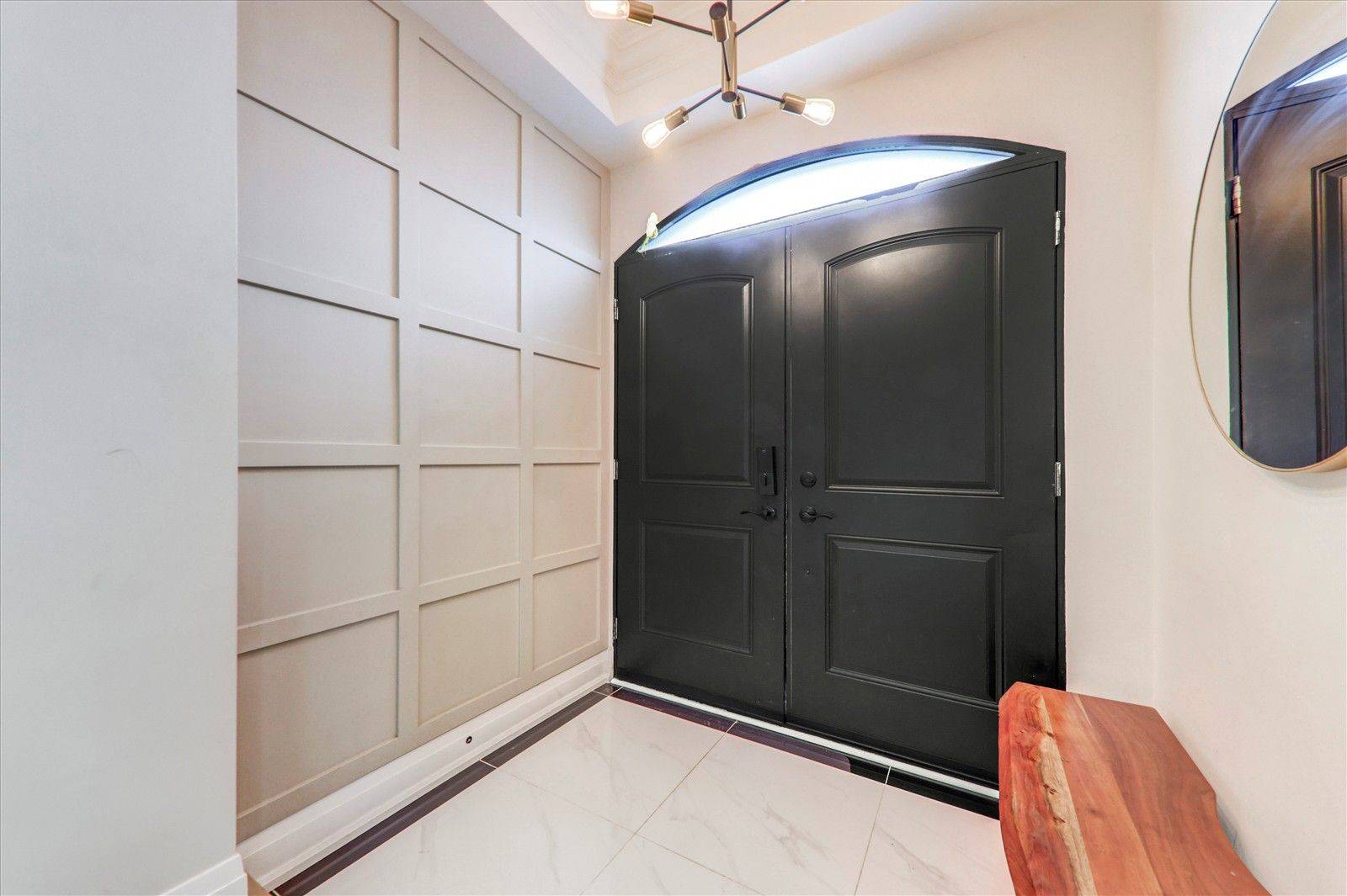 Toronto E11, ON M1X 1V5,65 Warbler CIR