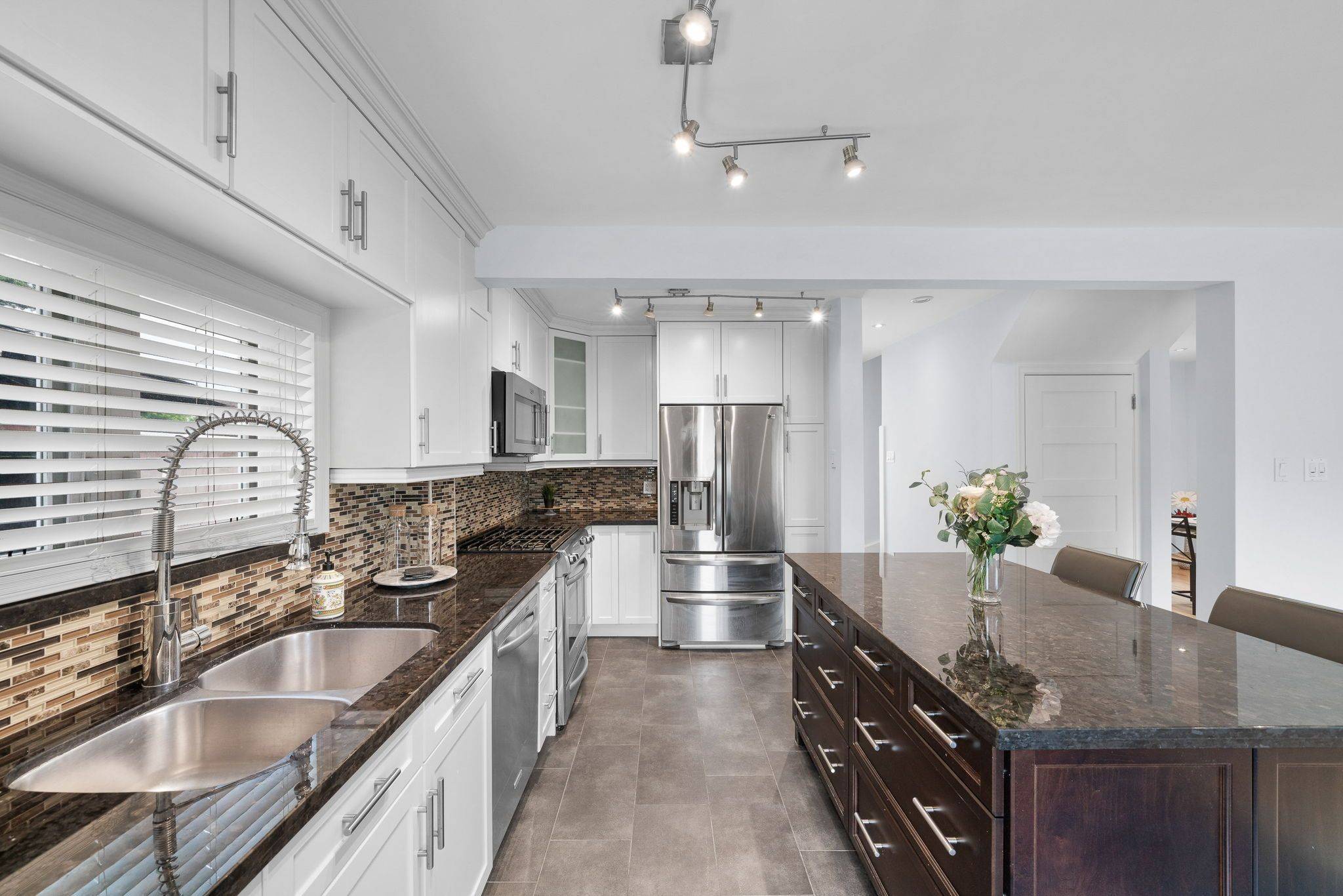 Toronto E04, ON M1P 1R9,16 Bergen UPPER AVE