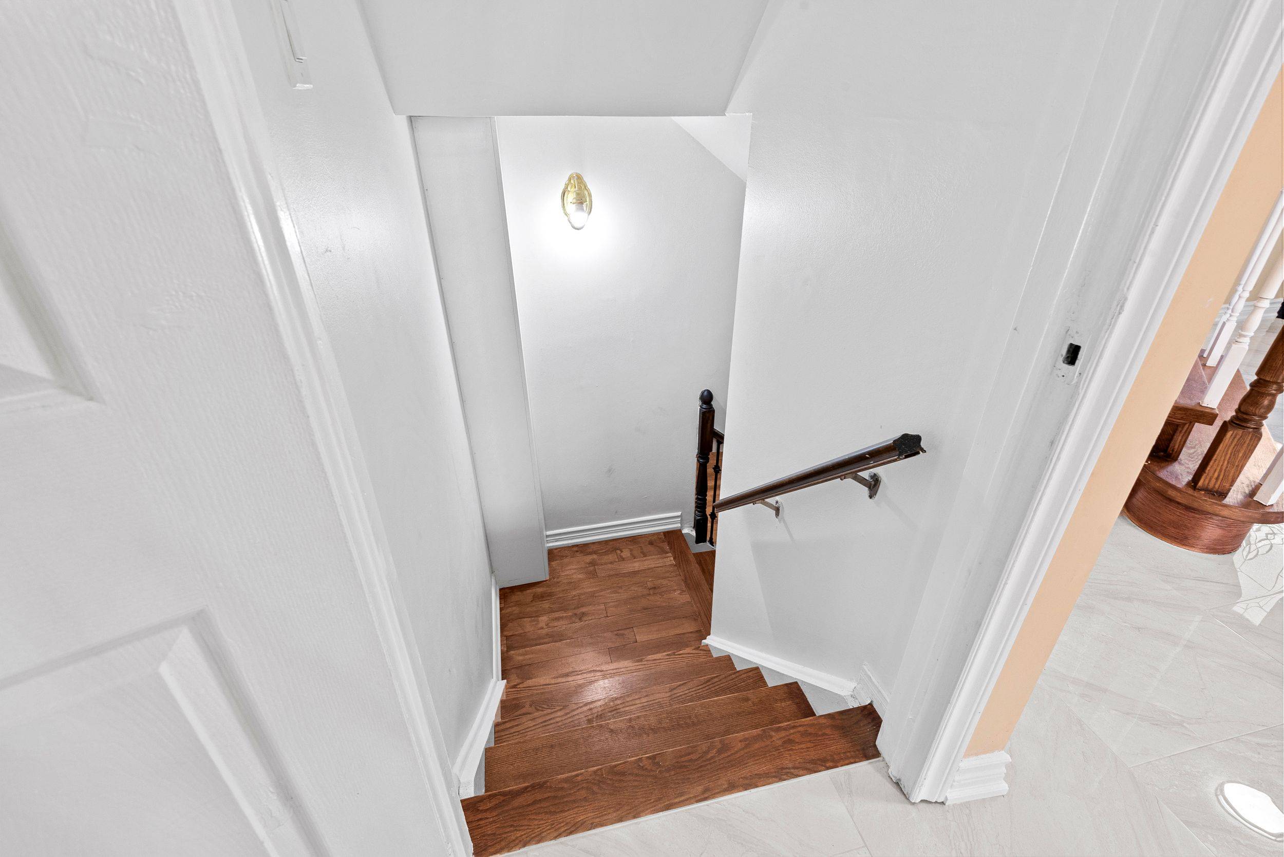 Oshawa, ON L1K 2E4,1005 Sandcliff DR #Bsmt