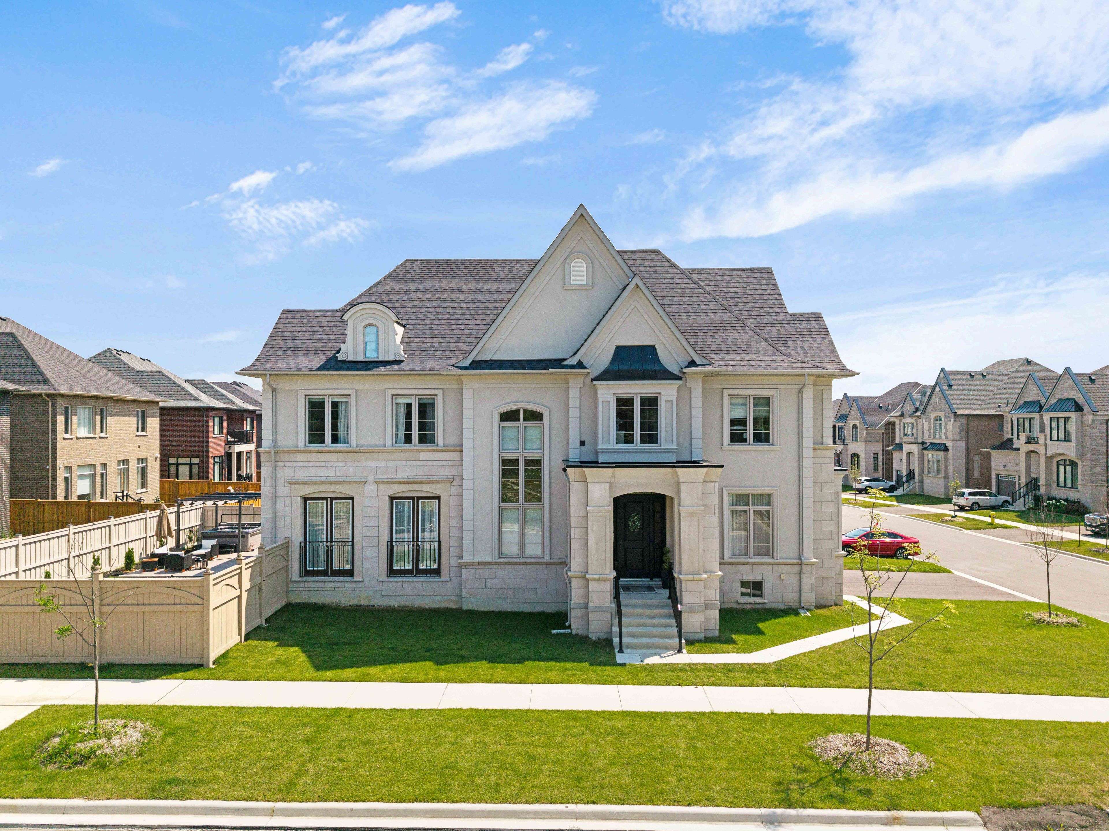 King, ON L7B 0P9,94 Crawford DR