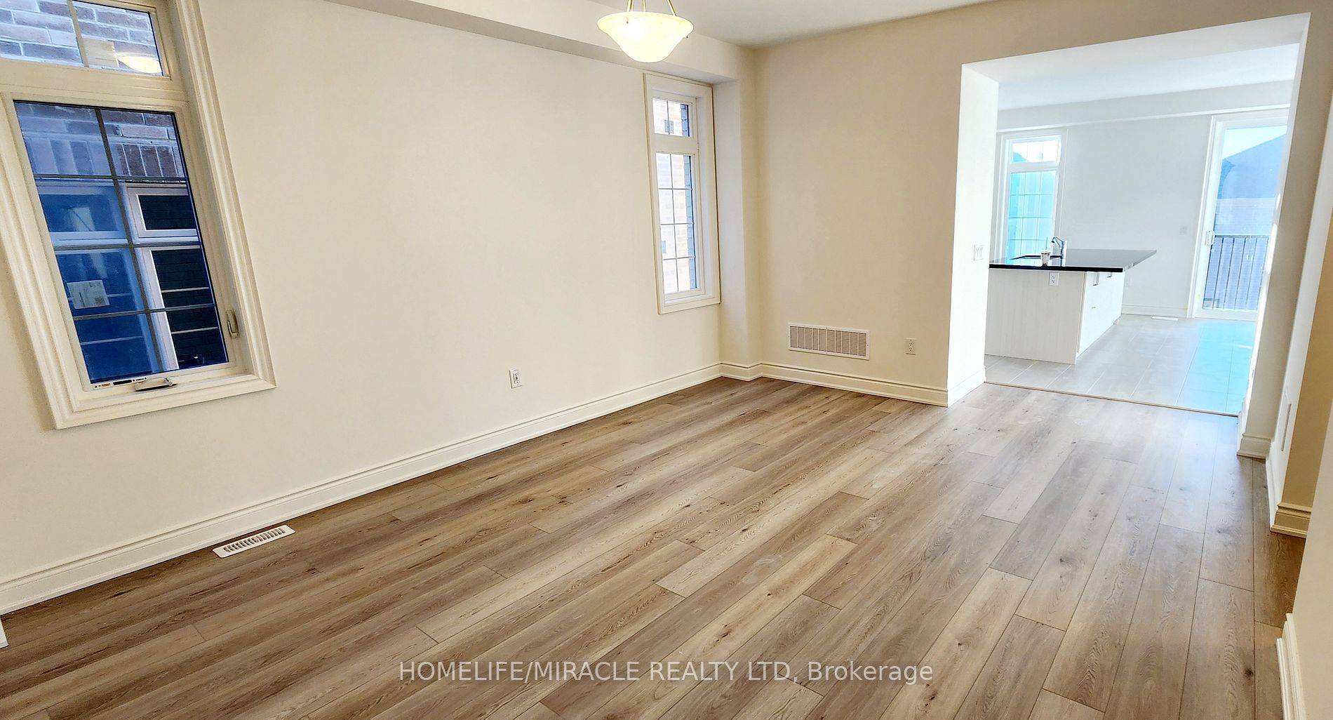 Bradford West Gwillimbury, ON L3Z 4N1,14 Wraggs RD