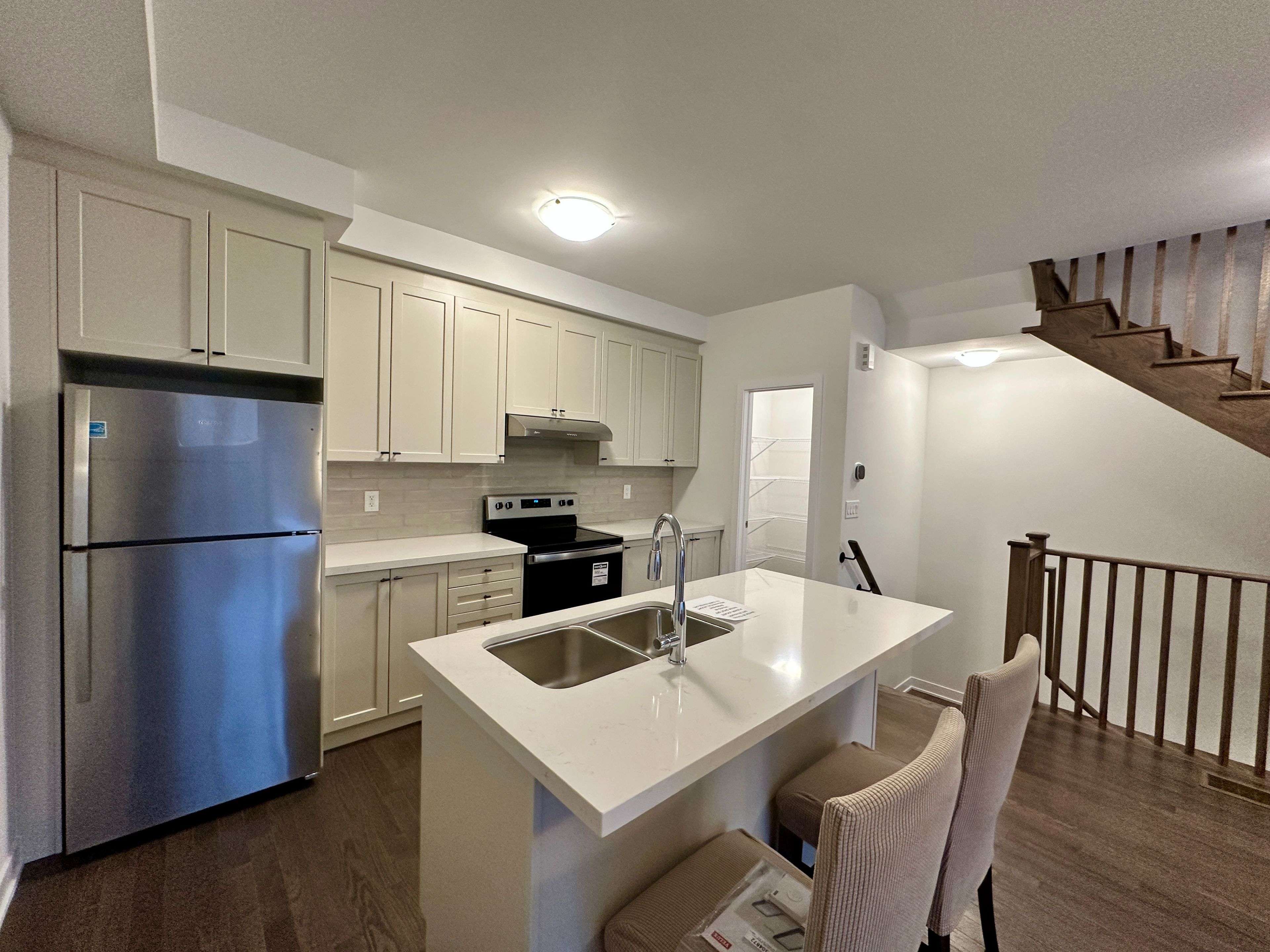 Markham, ON L3R 3X3,13 John Canning WAY