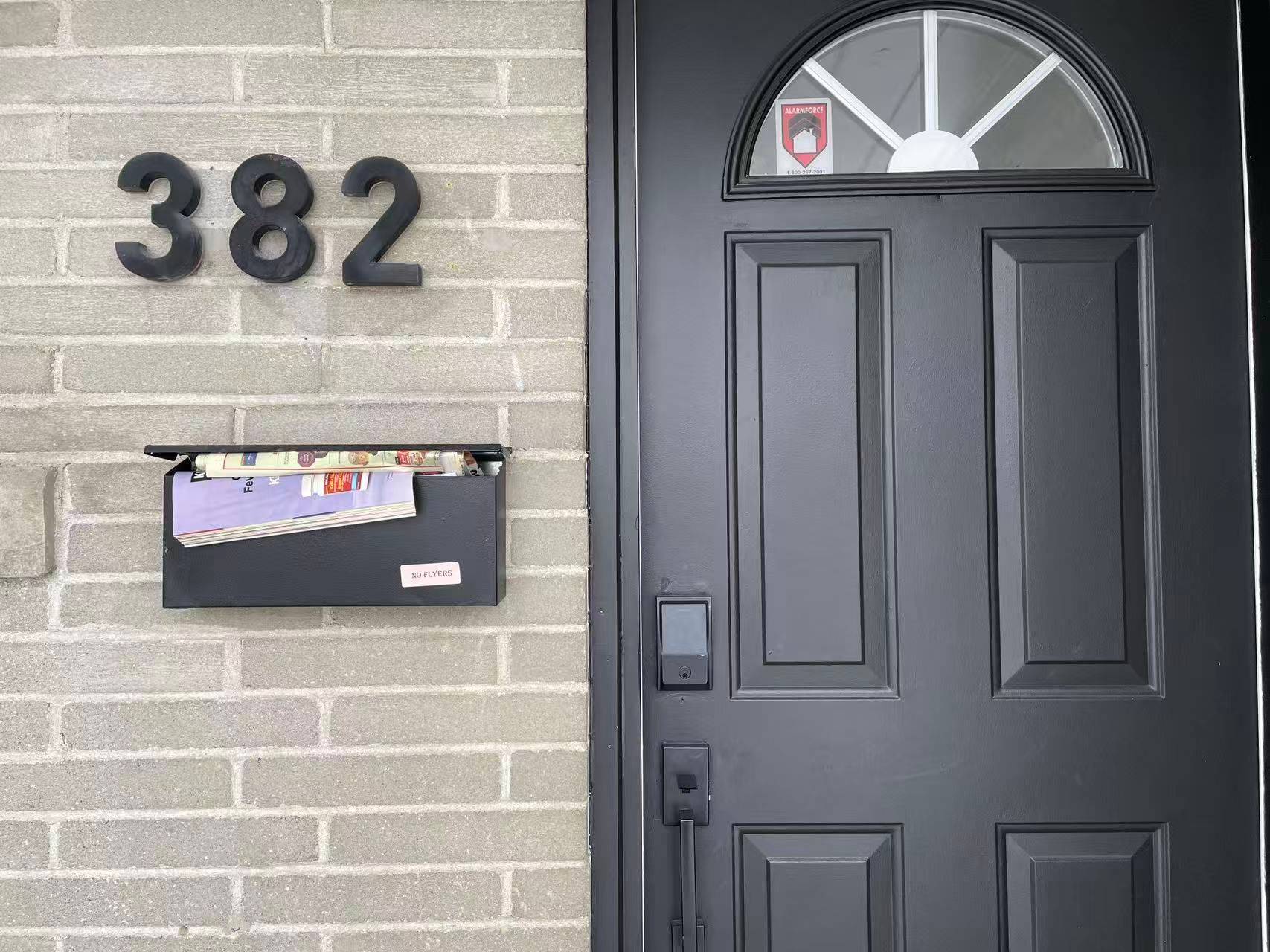 Richmond Hill, ON L4C 2V5,382 Lynett CRES #MAIN FLOOR