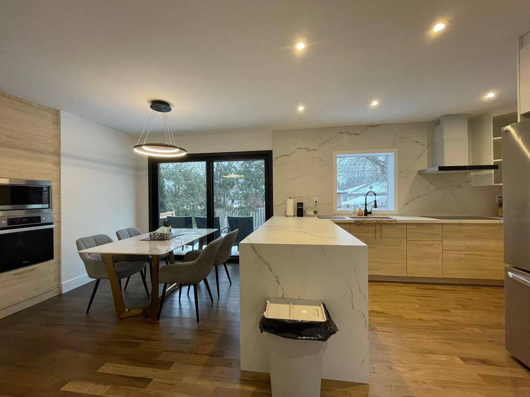 Richmond Hill, ON L4C 2V5,382 Lynett CRES #MAIN FLOOR