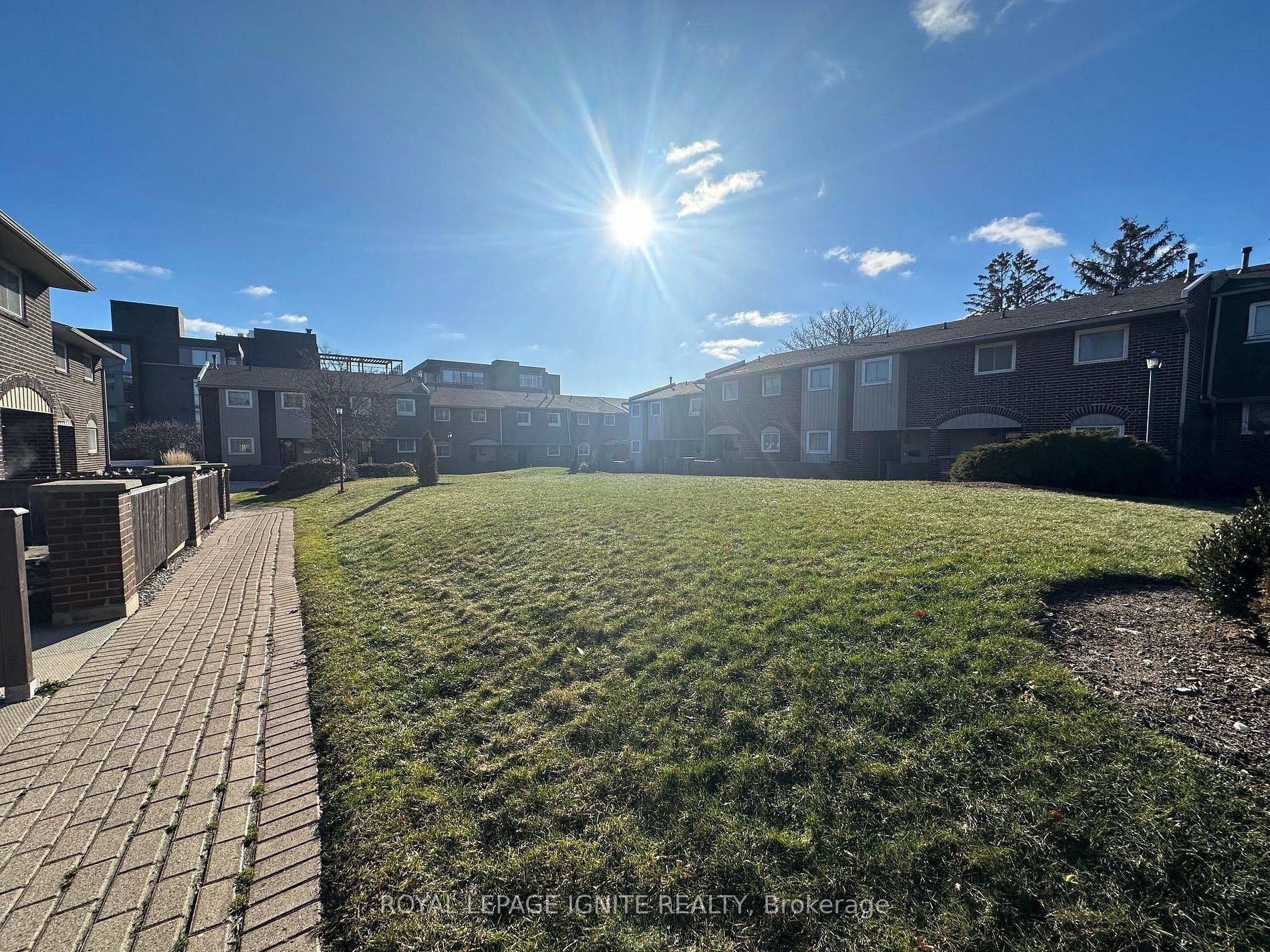 Burlington, ON L7P 2S9,1302 Guelph Line #7