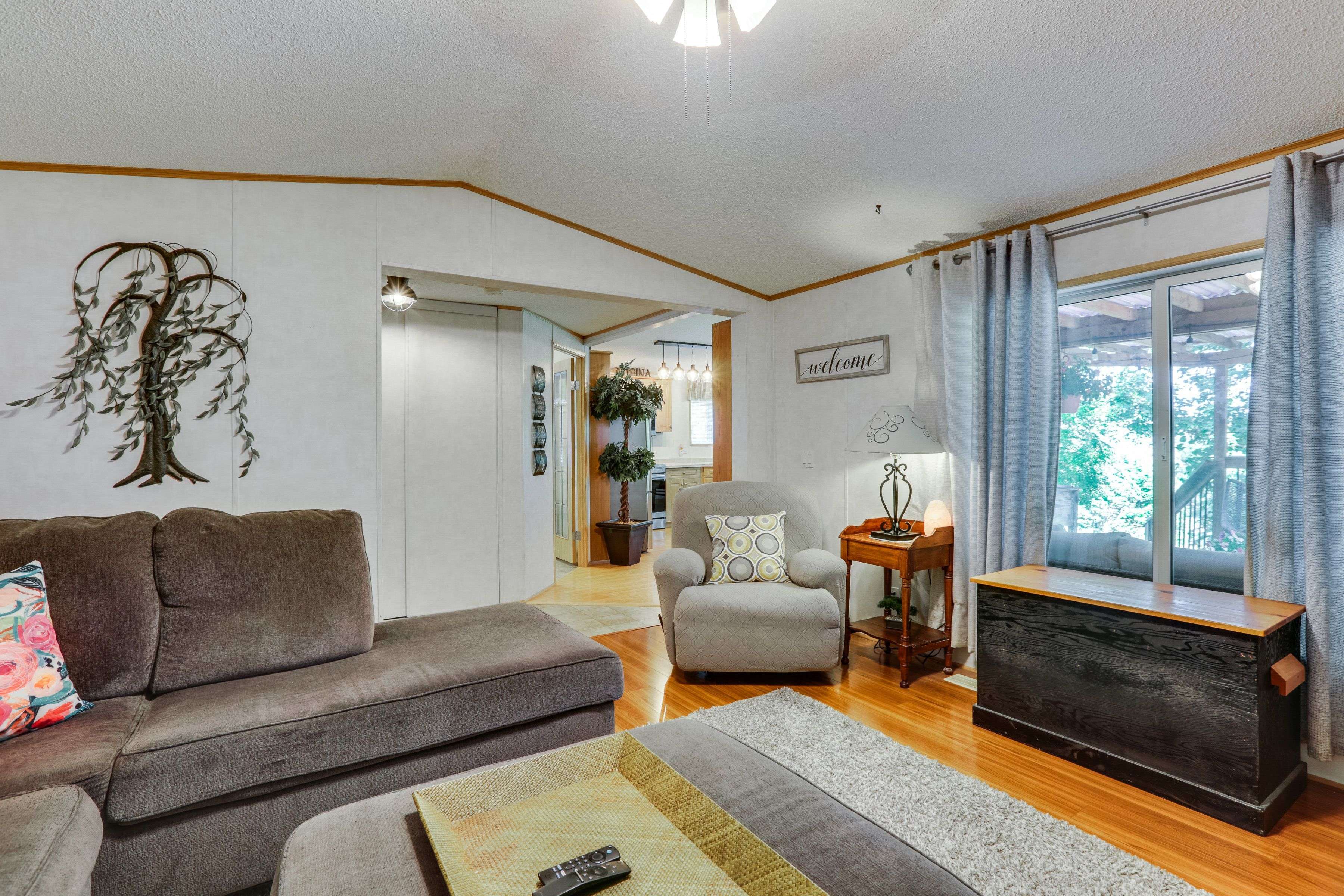 Thames Centre, ON N0L 1G5,3100 Dorchester RD #52