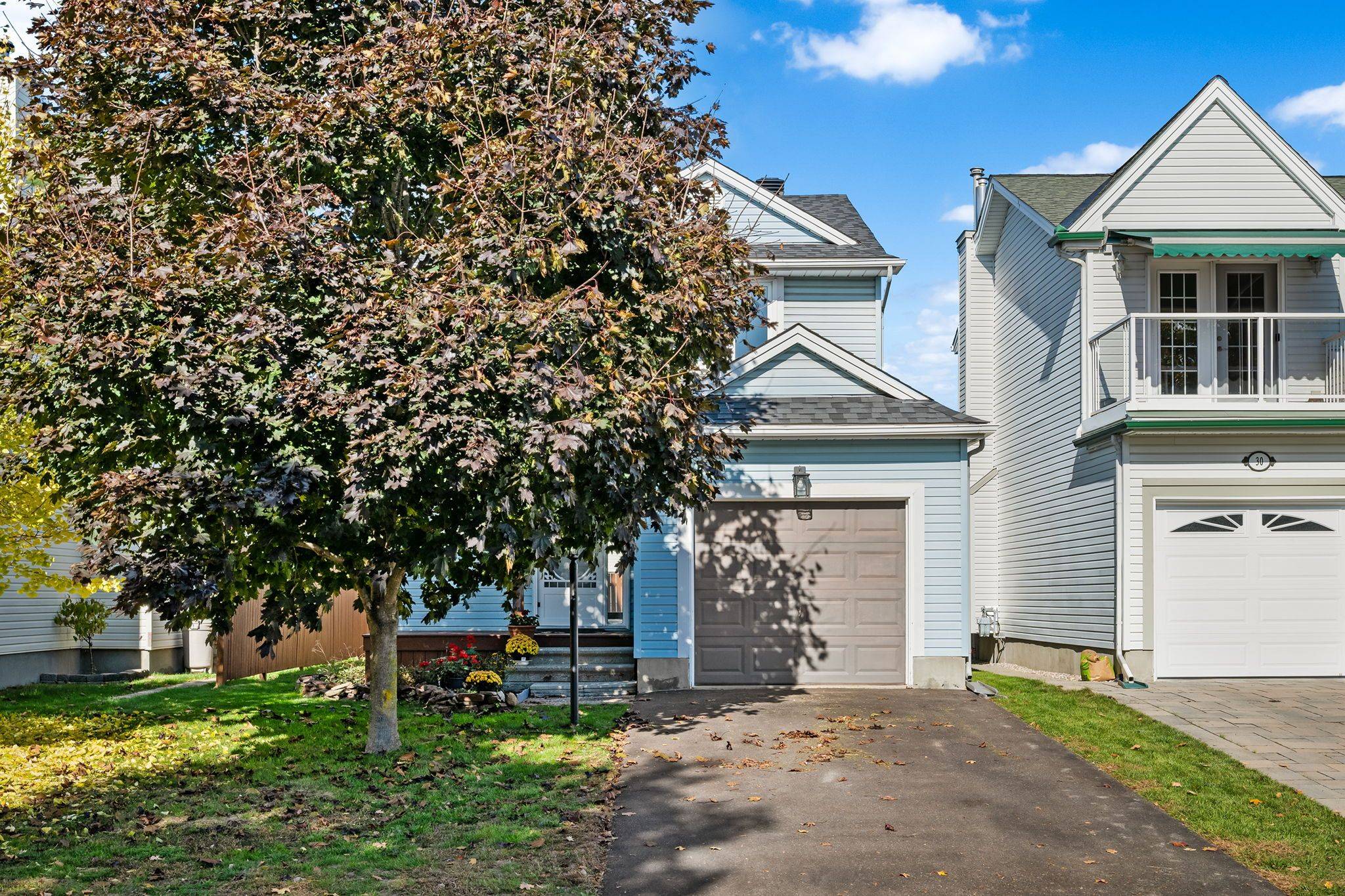 Barrhaven, ON K2J 3P6,32 Peacock CRES