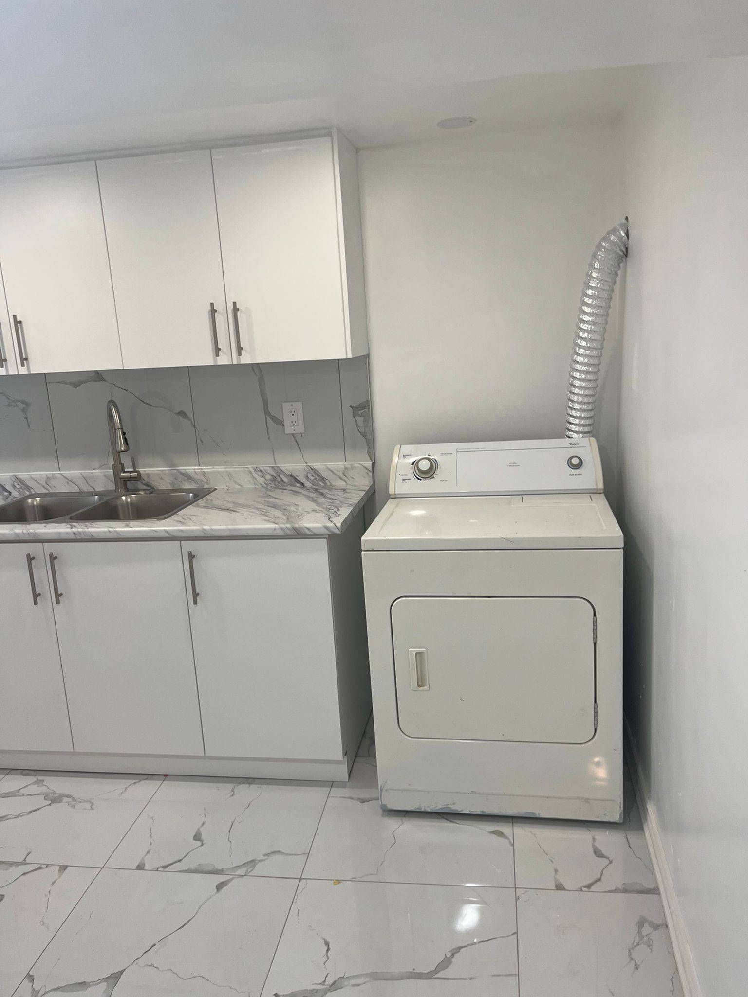 Niagara Falls, ON L2G 4L4,5672 Drummond RD #Bsmt