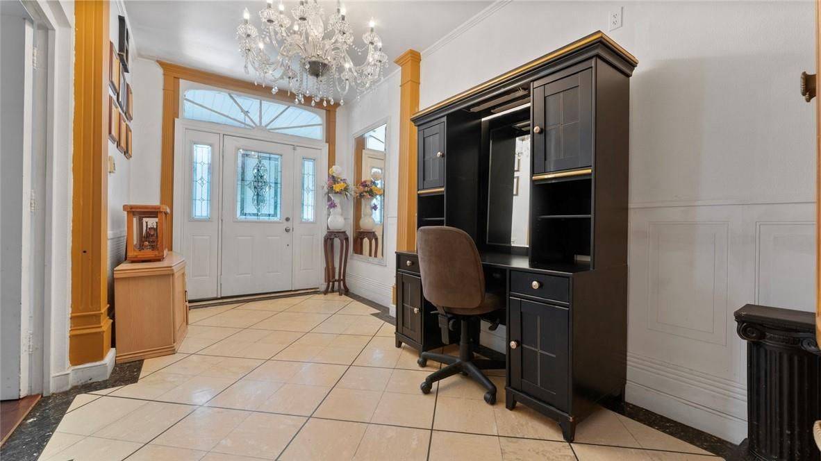 Haldimand, ON N1A 1J6,101 Lock ST E