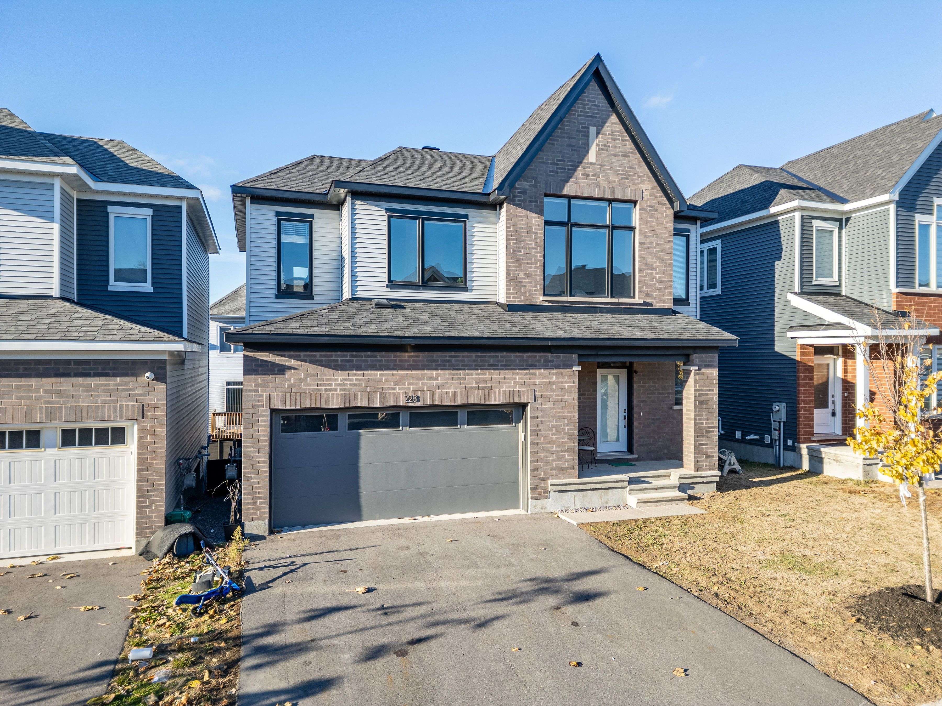 Barrhaven, ON K2J 6X4,228 Appalachian CIR