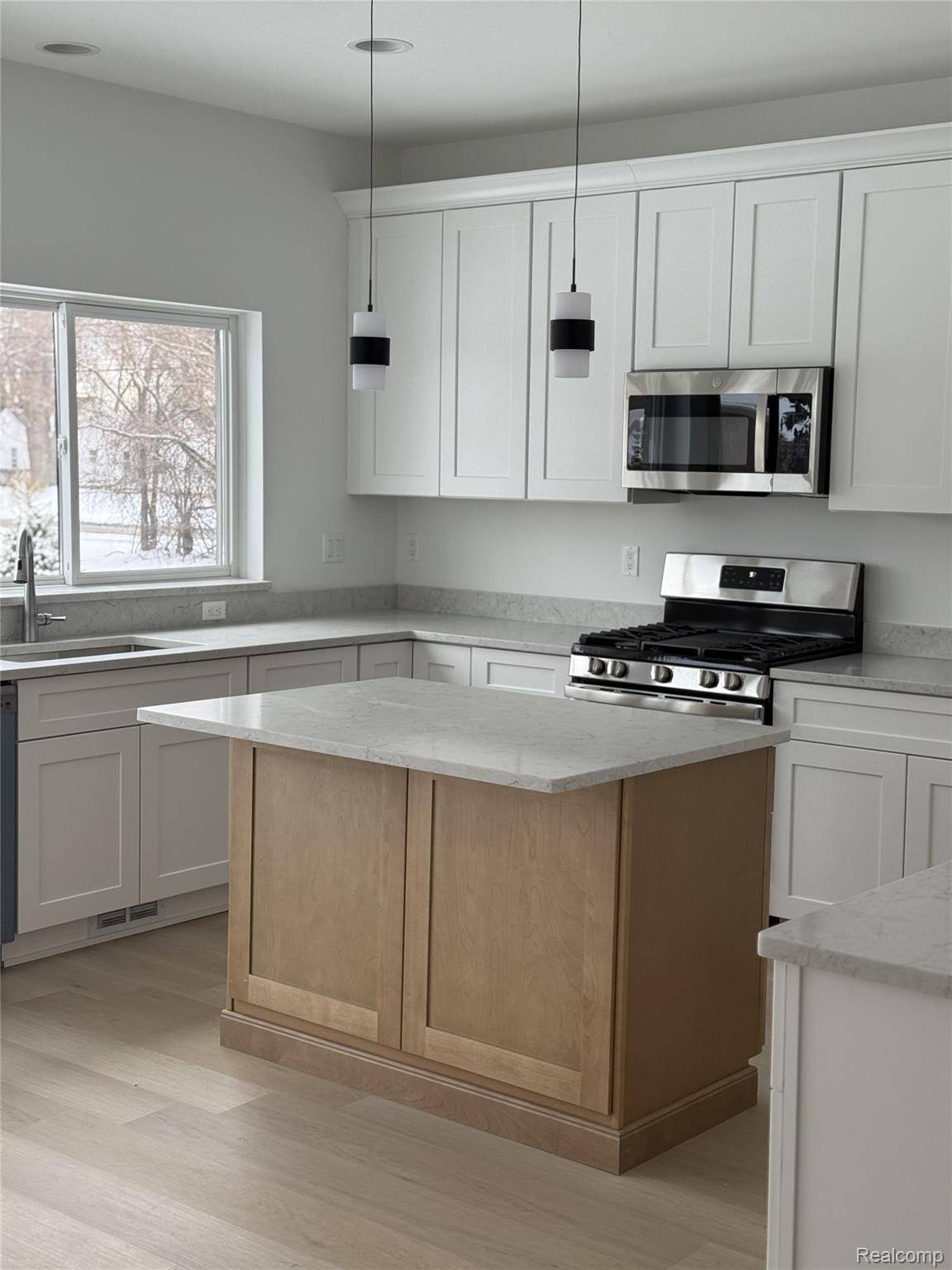 Southfield, MI 48075,21959 Deer Brook DR #2