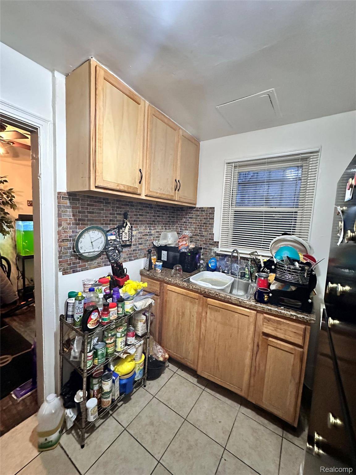 Detroit, MI 48227,15754 Meyers RD