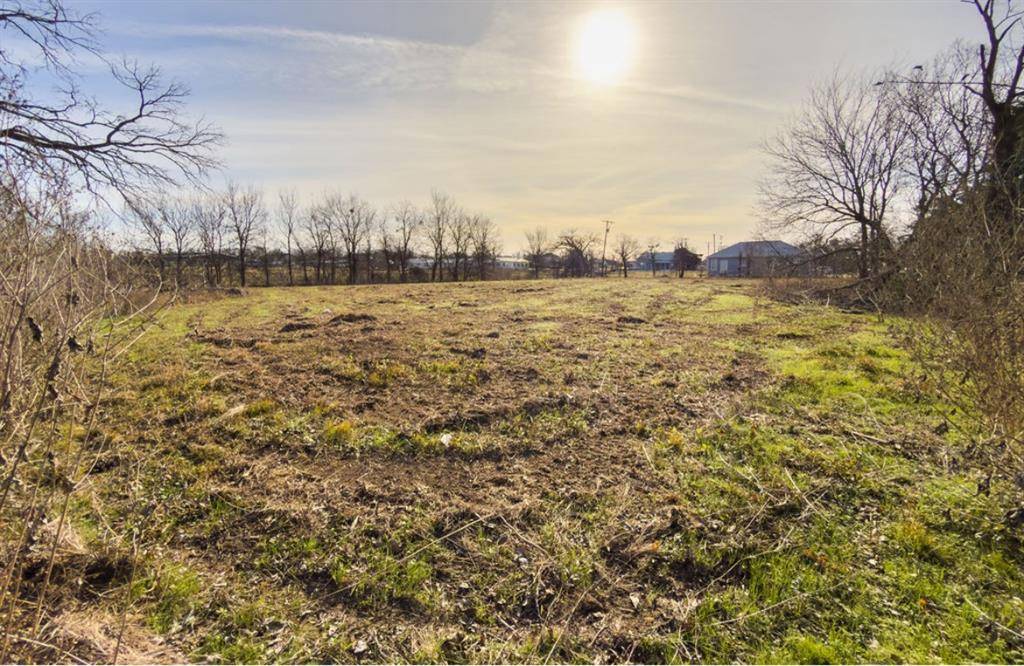 Riesel, TX 76682,302 Memorial Street