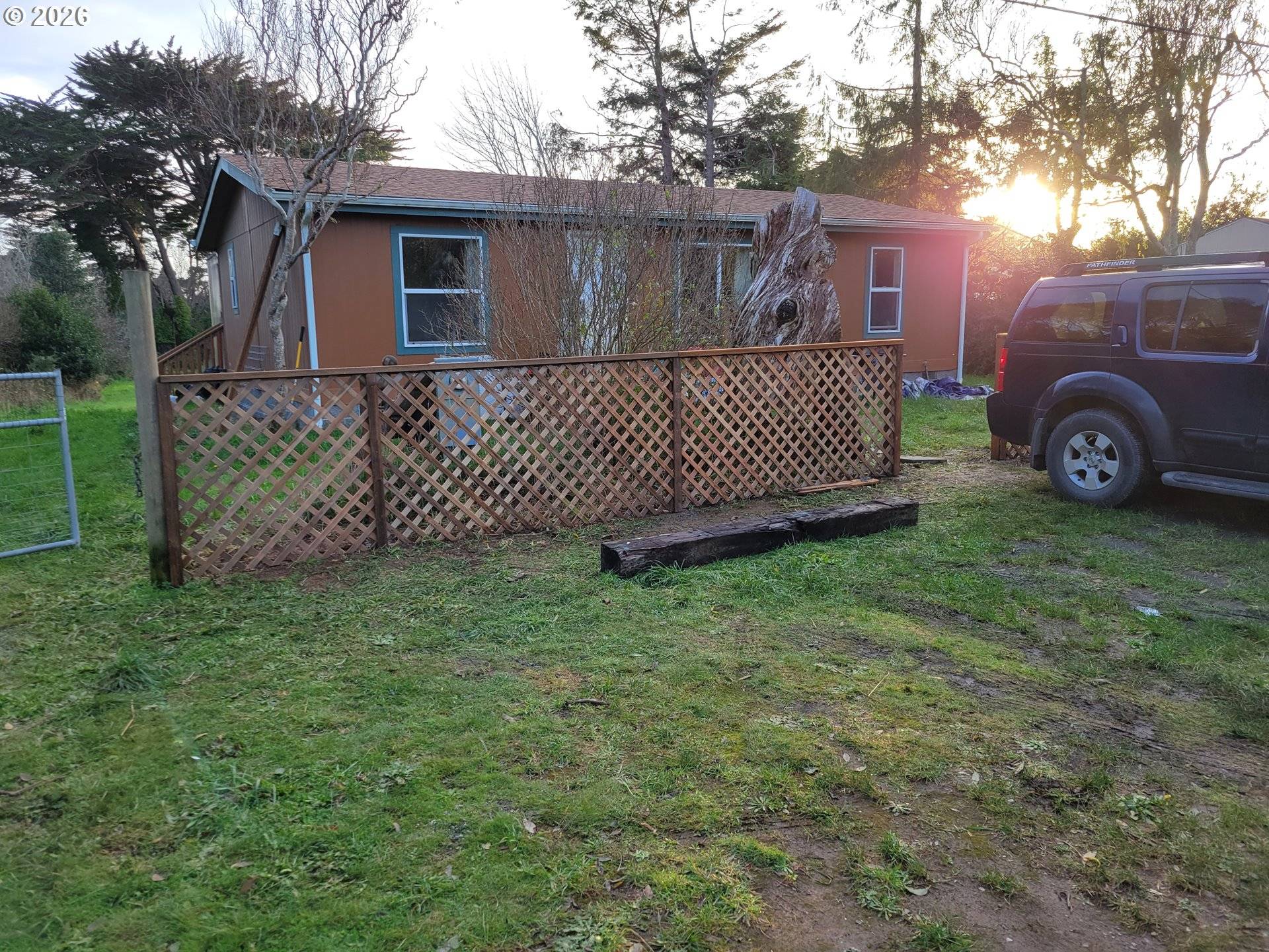 Bandon, OR 97411,303 13TH ST SW