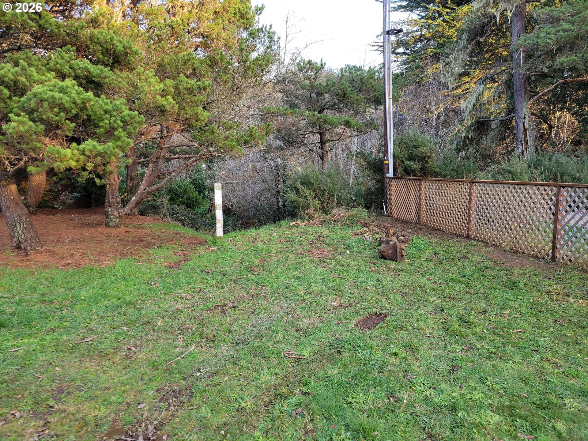 Bandon, OR 97411,303 13TH ST SW