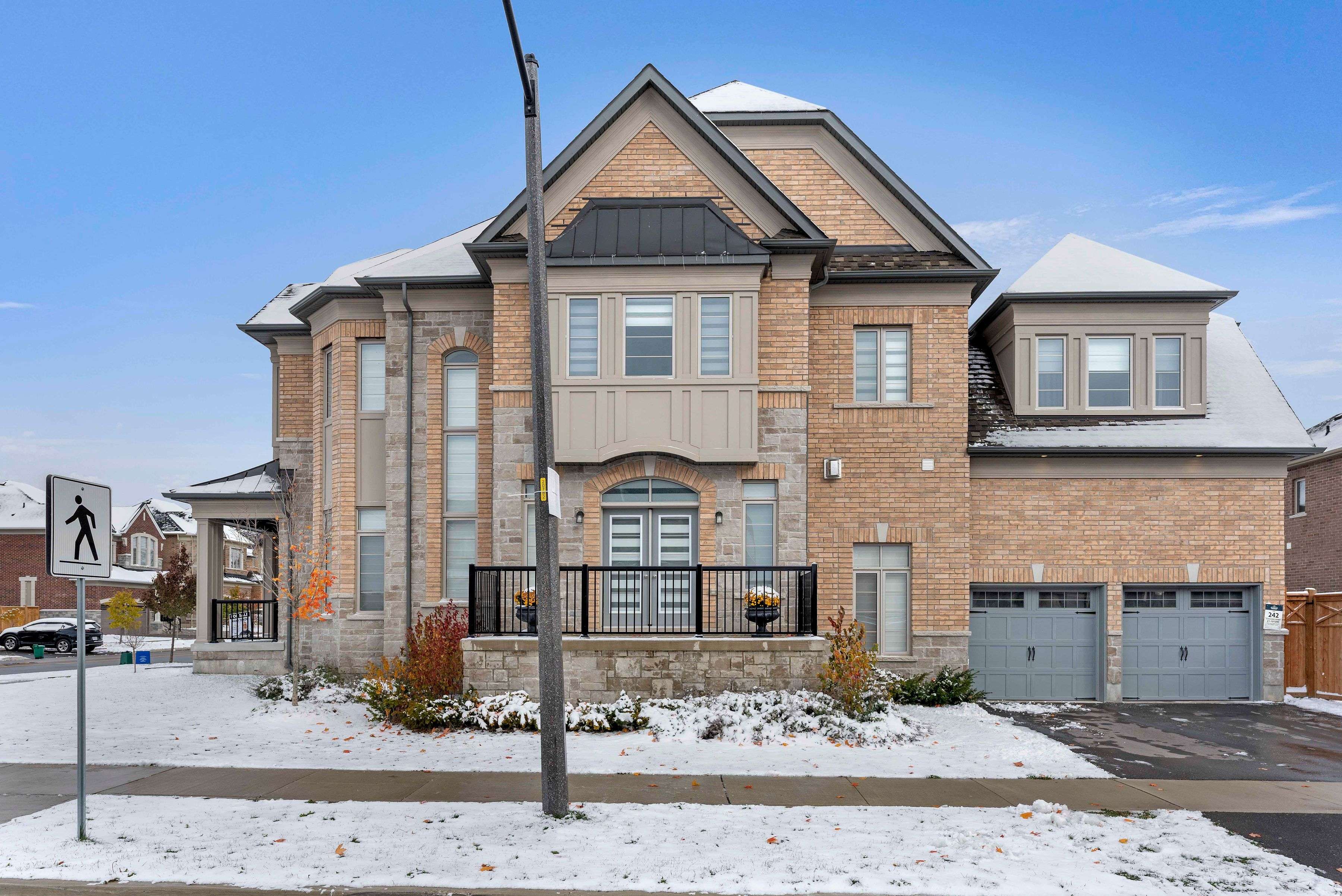 Whitby, ON L1P 0C8,55 Christine Elliott AVE