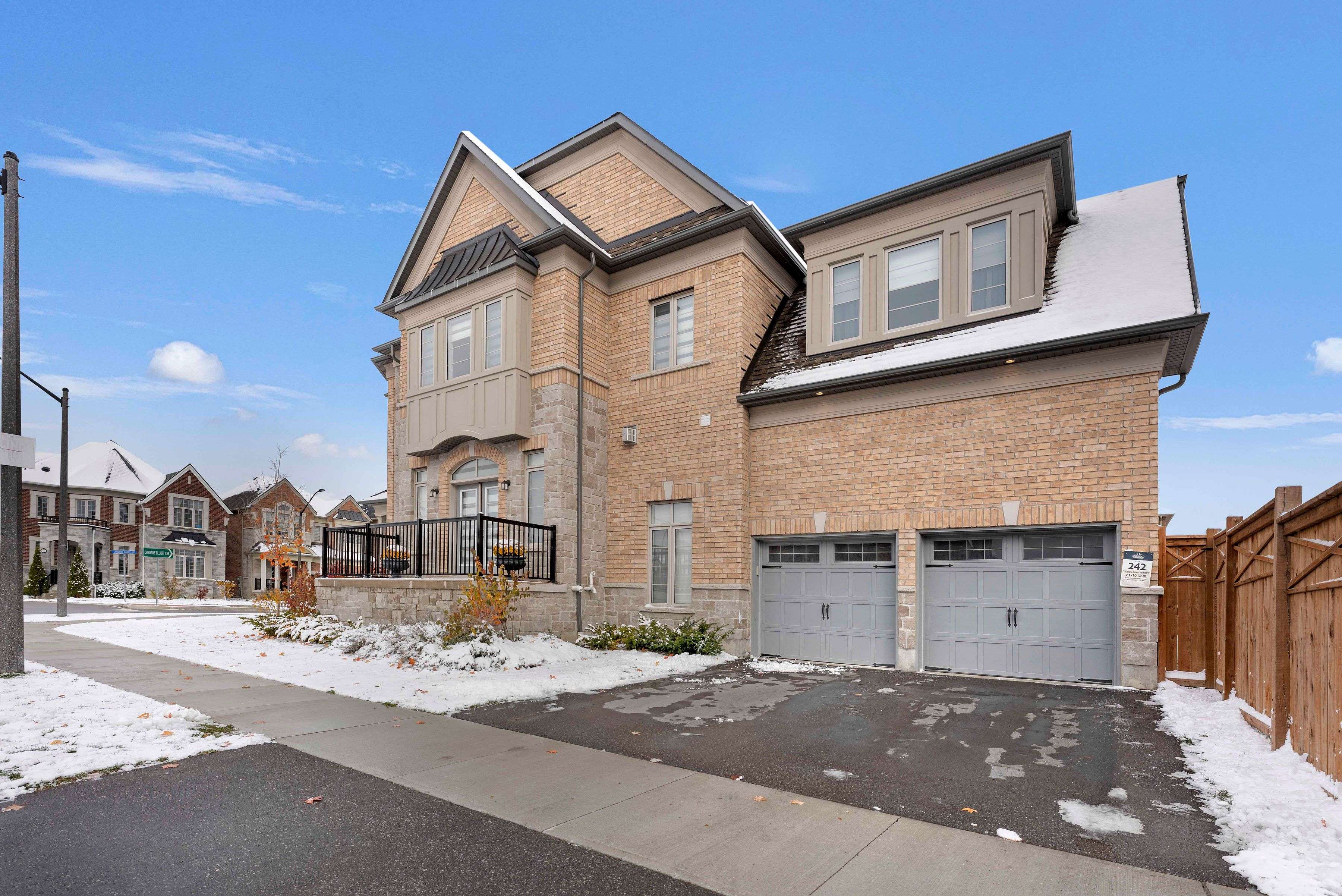 Whitby, ON L1P 0C8,55 Christine Elliott AVE