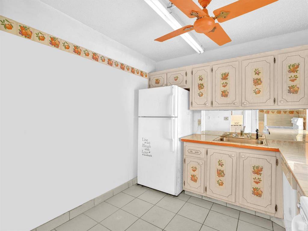 Lake Worth Beach, FL 33460,1516 S Lakeside Dr #317