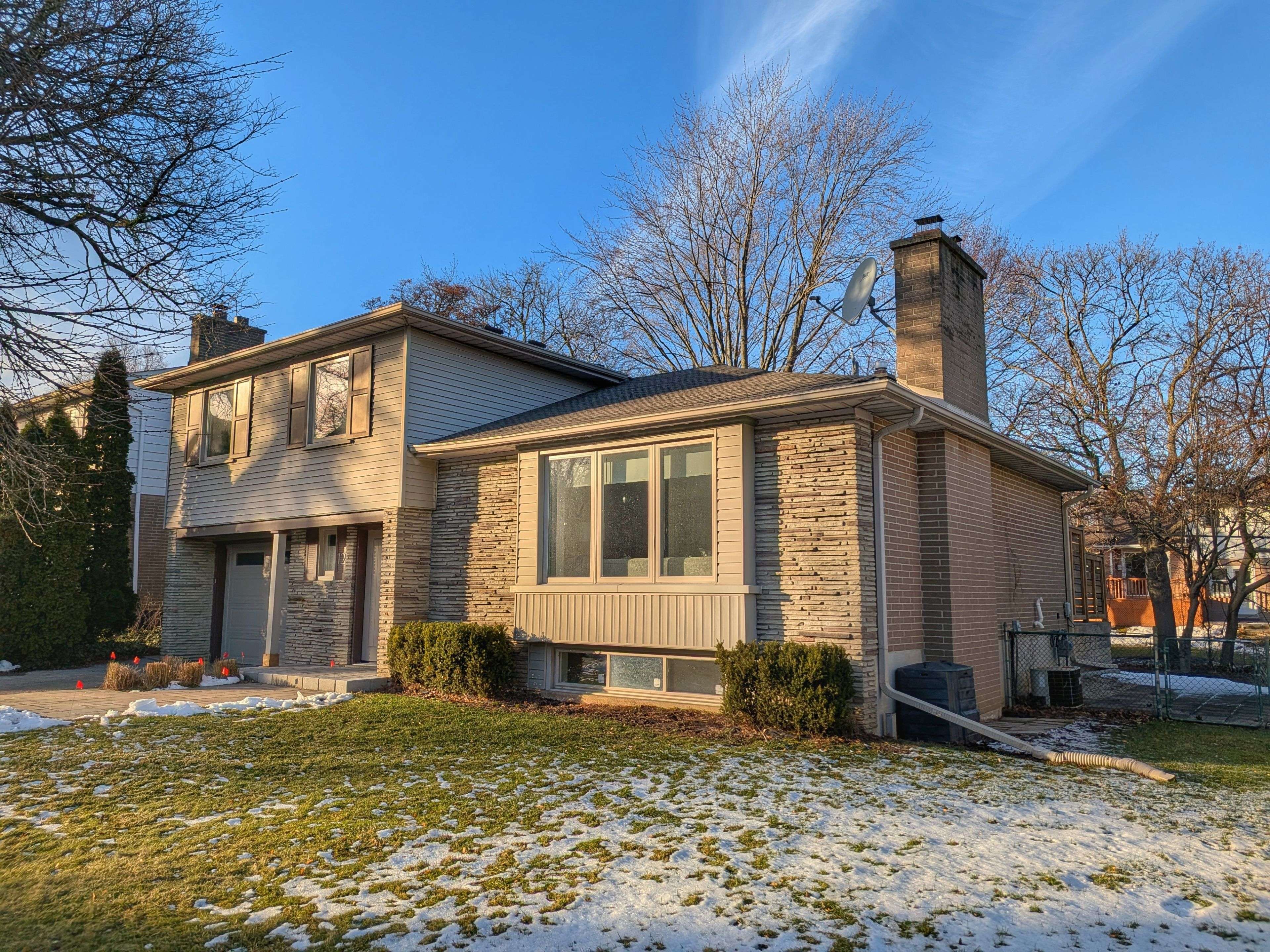 Markham, ON L3T 1G3,12 Courtham AVE