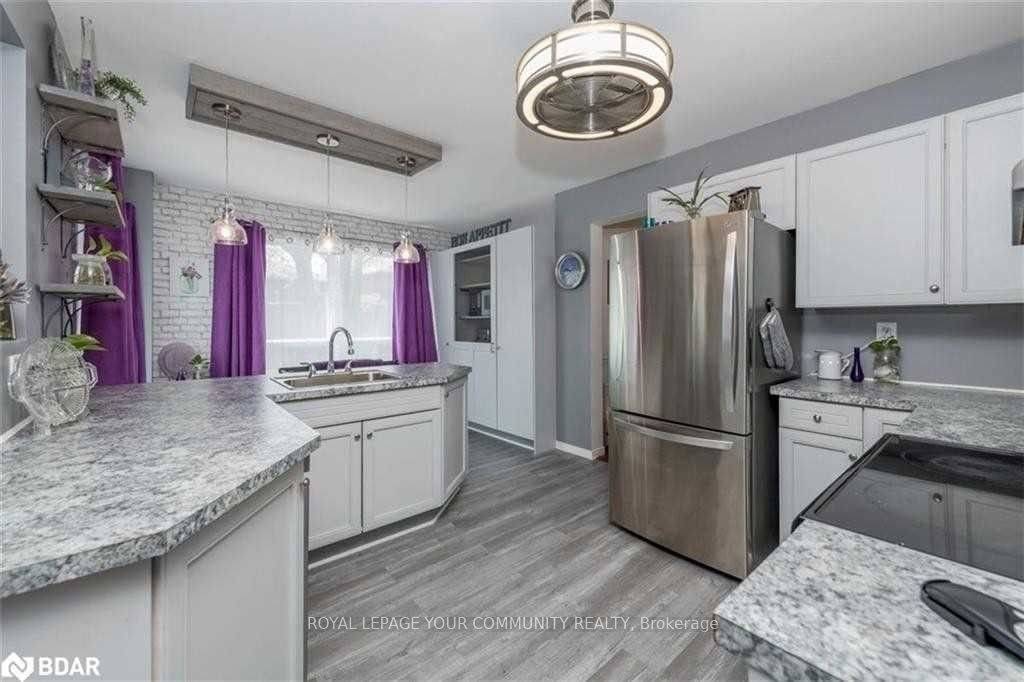 Barrie, ON L4N 6C7,12 Keats DR