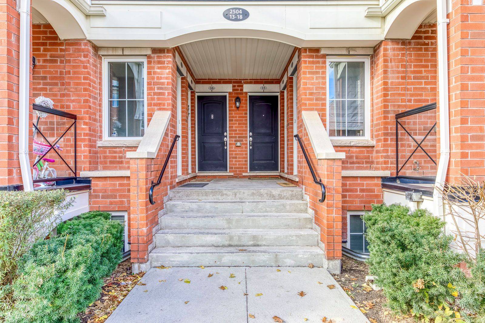 Oakville, ON L6H 0K1,2504 Post RD #17