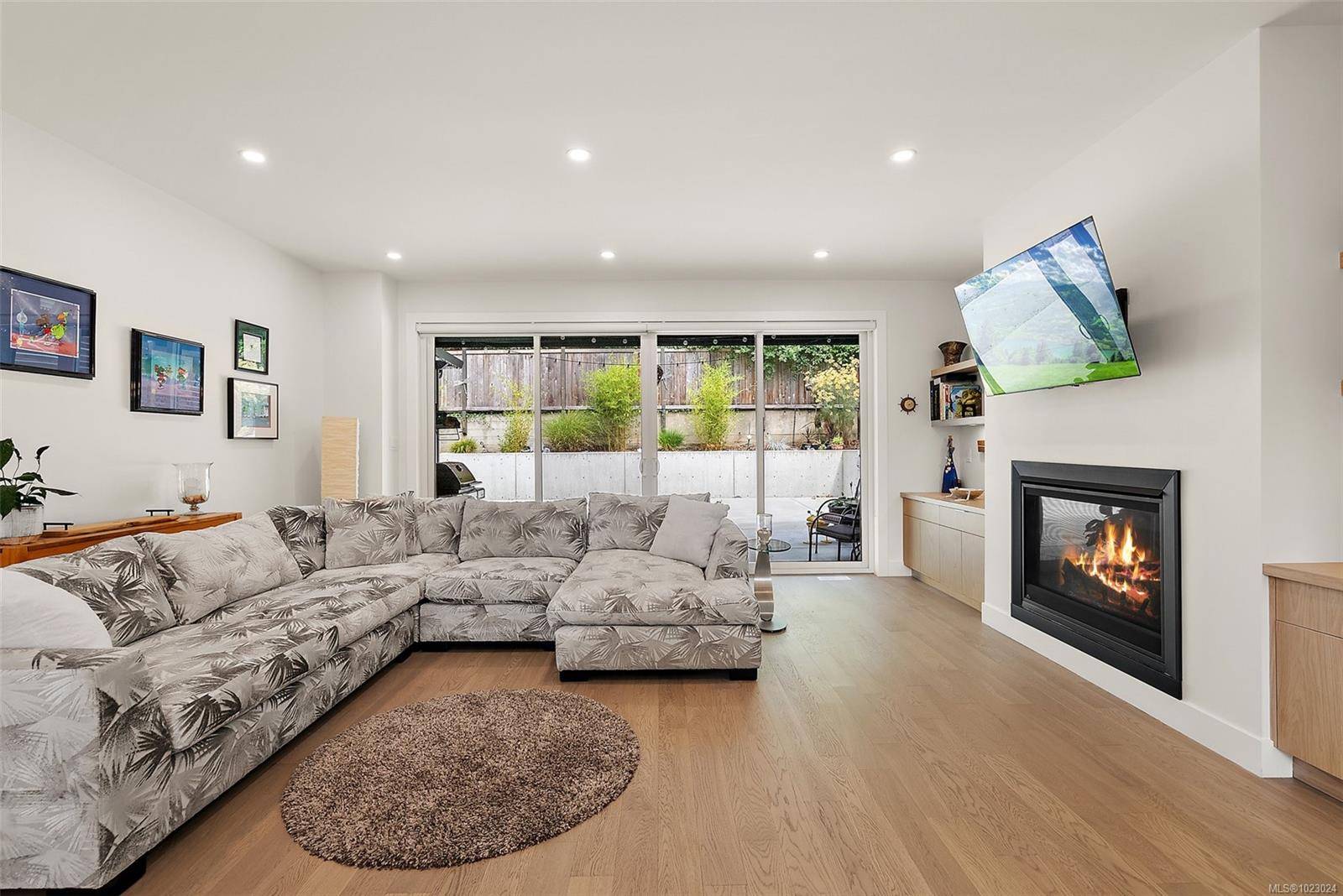 Central Saanich, BC V8M 2G2,772 Harding Lane