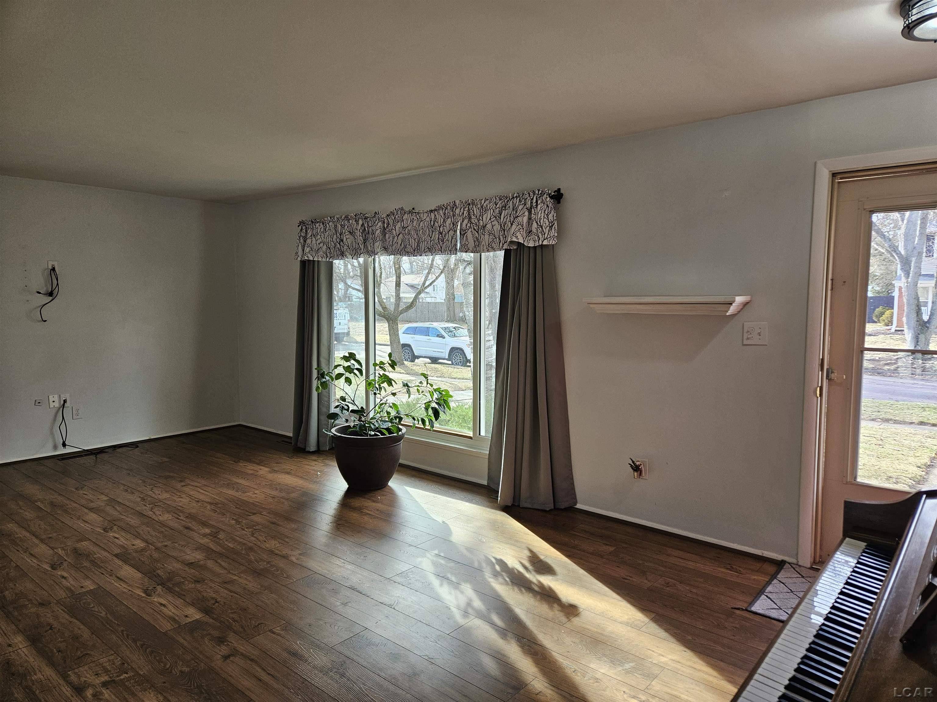 Lambertville, MI 48144,7076 Ridgedale LN