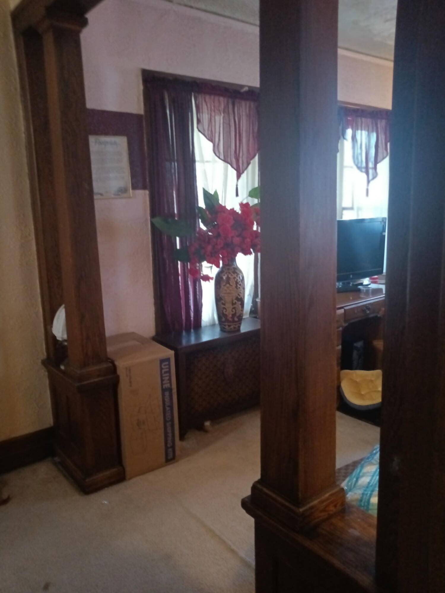 Detroit, MI 48213,6446 Crane ST