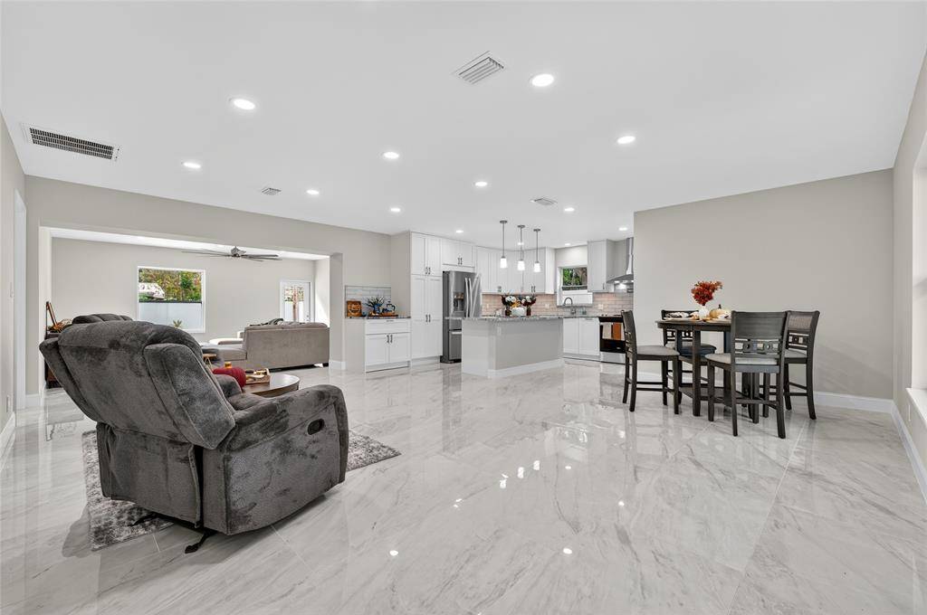 Pompano Beach, FL 33060,728 NE 7th St