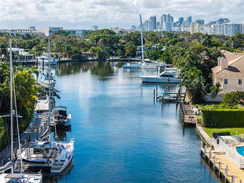 Fort Lauderdale, FL 33304,1332 Bayview Dr #401
