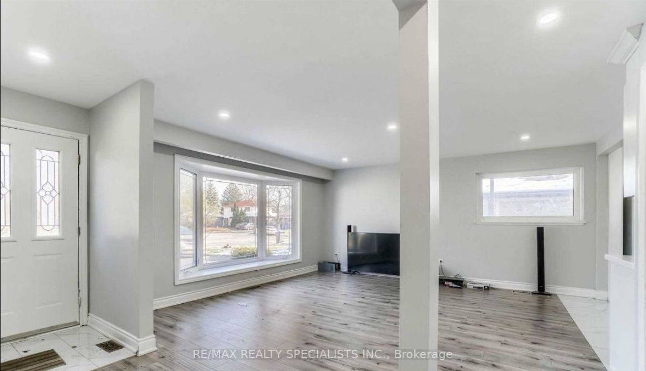 Brampton, ON L6W 2Y7,13 Allendale RD #Upper