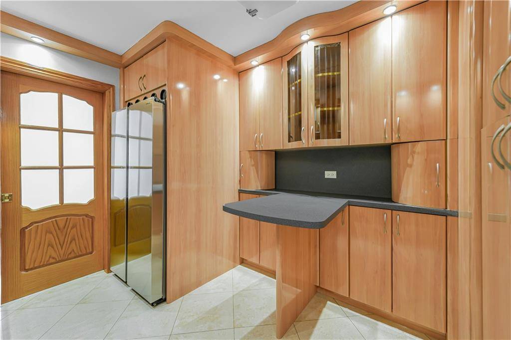 Brooklyn, NY 11235,35 Seacoast TER #8A