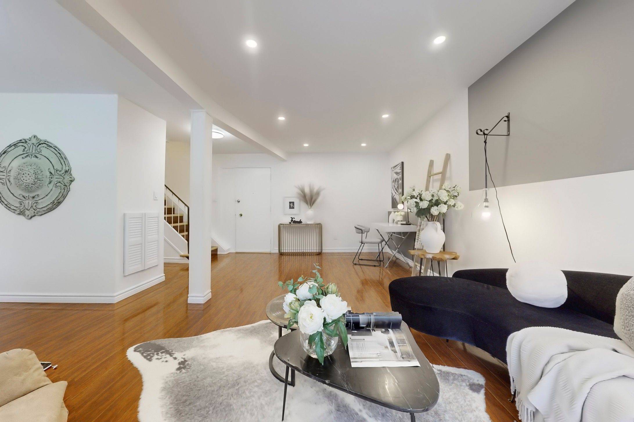 Toronto C15, ON M2J 2C5,25 Esterbrooke AVE #118