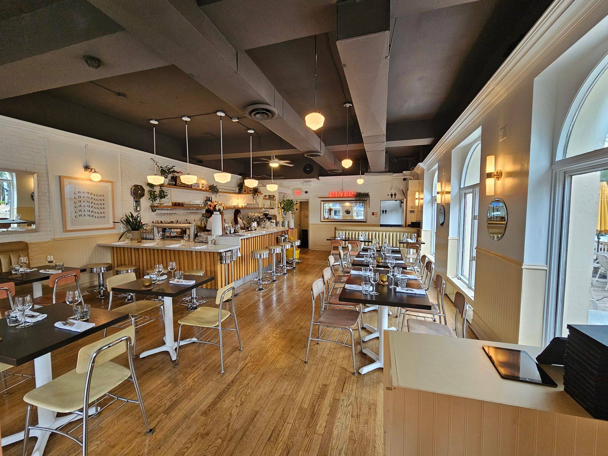 Toronto E02, ON M4L 1H8,1963 Queen ST E #Ground Floor