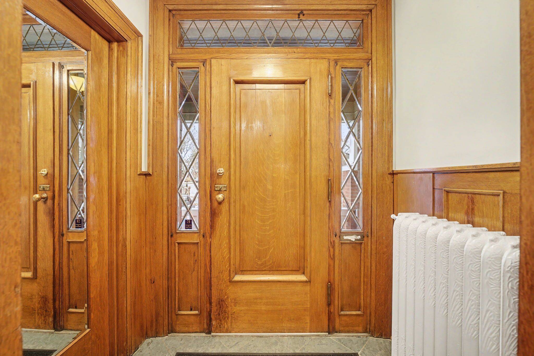 Toronto E02, ON M4L 2K5,32 Hollywood CRES