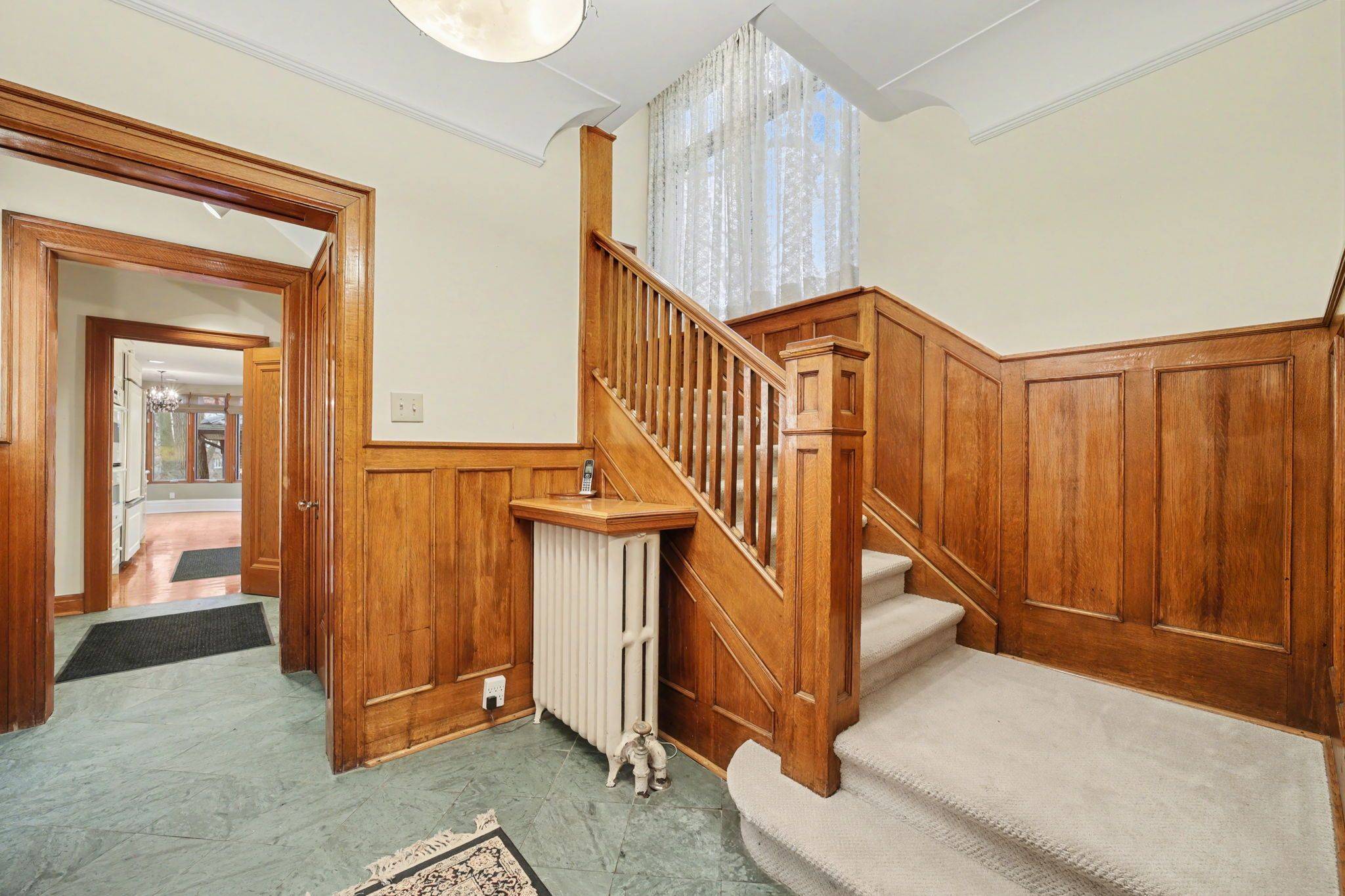 Toronto E02, ON M4L 2K5,32 Hollywood CRES