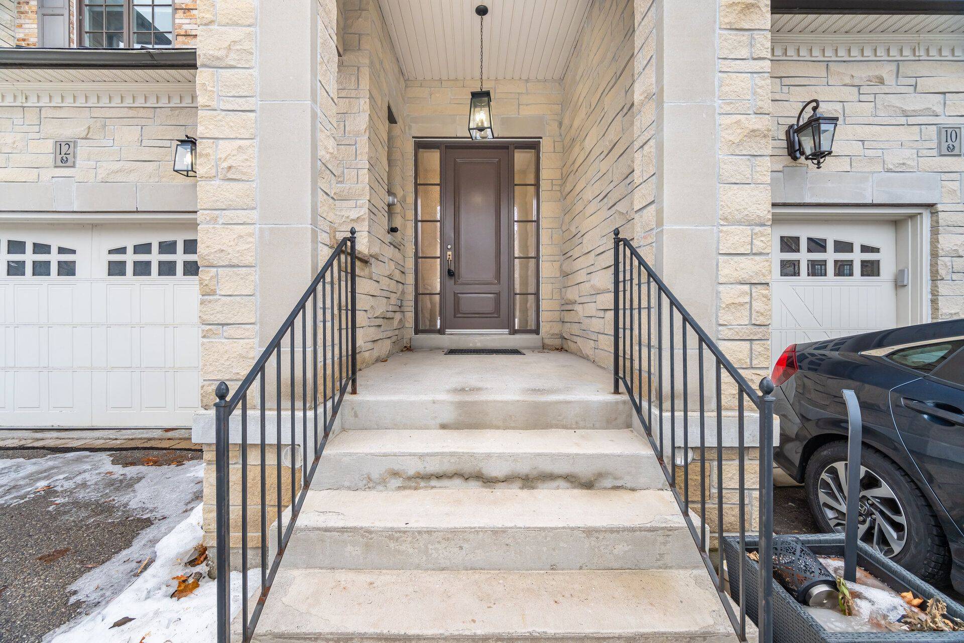 Richmond Hill, ON L4S 0E7,12 Jenny Thompson CT