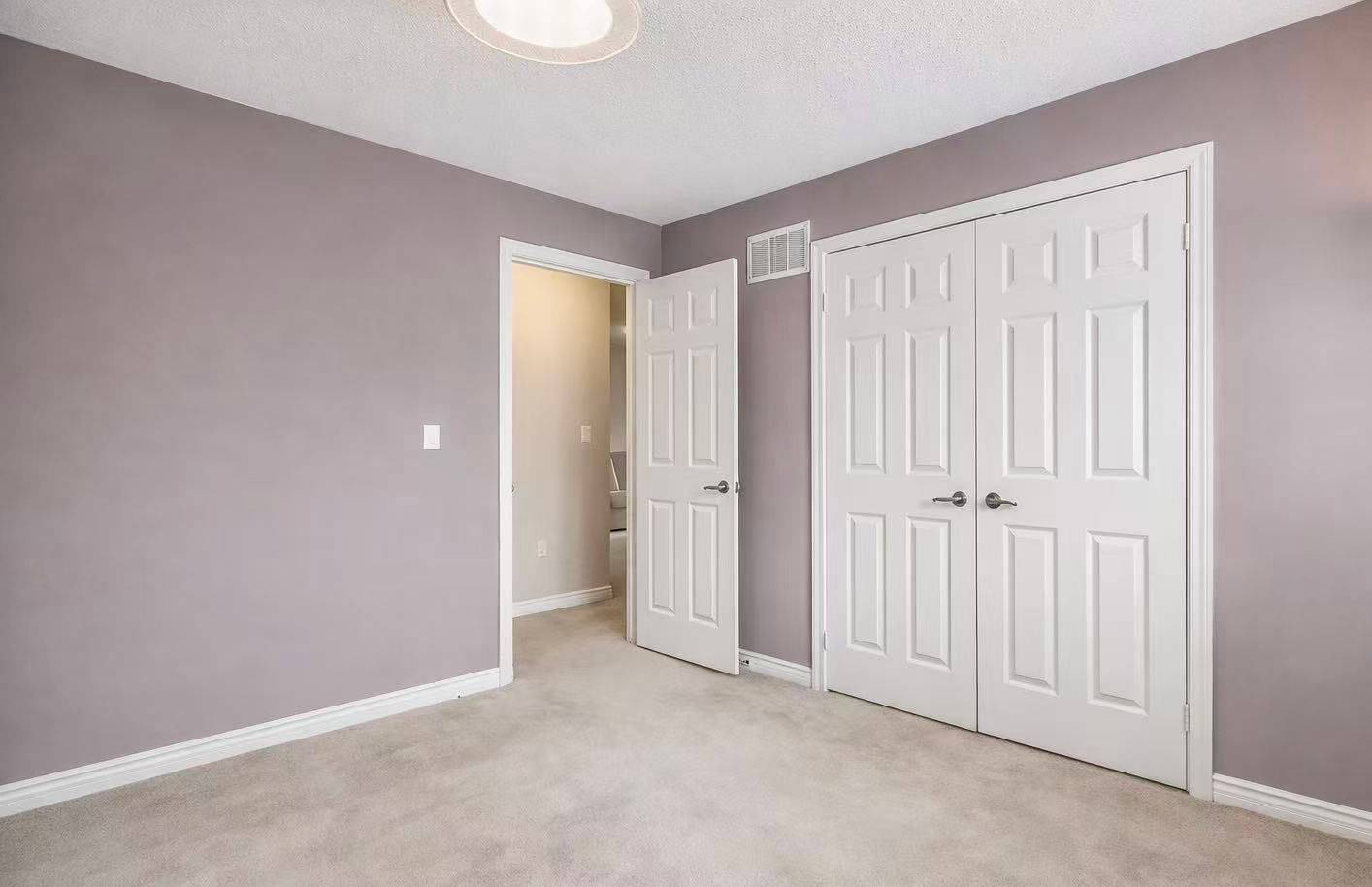 Aurora, ON L4G 0J3,84 Lewis Honey DR