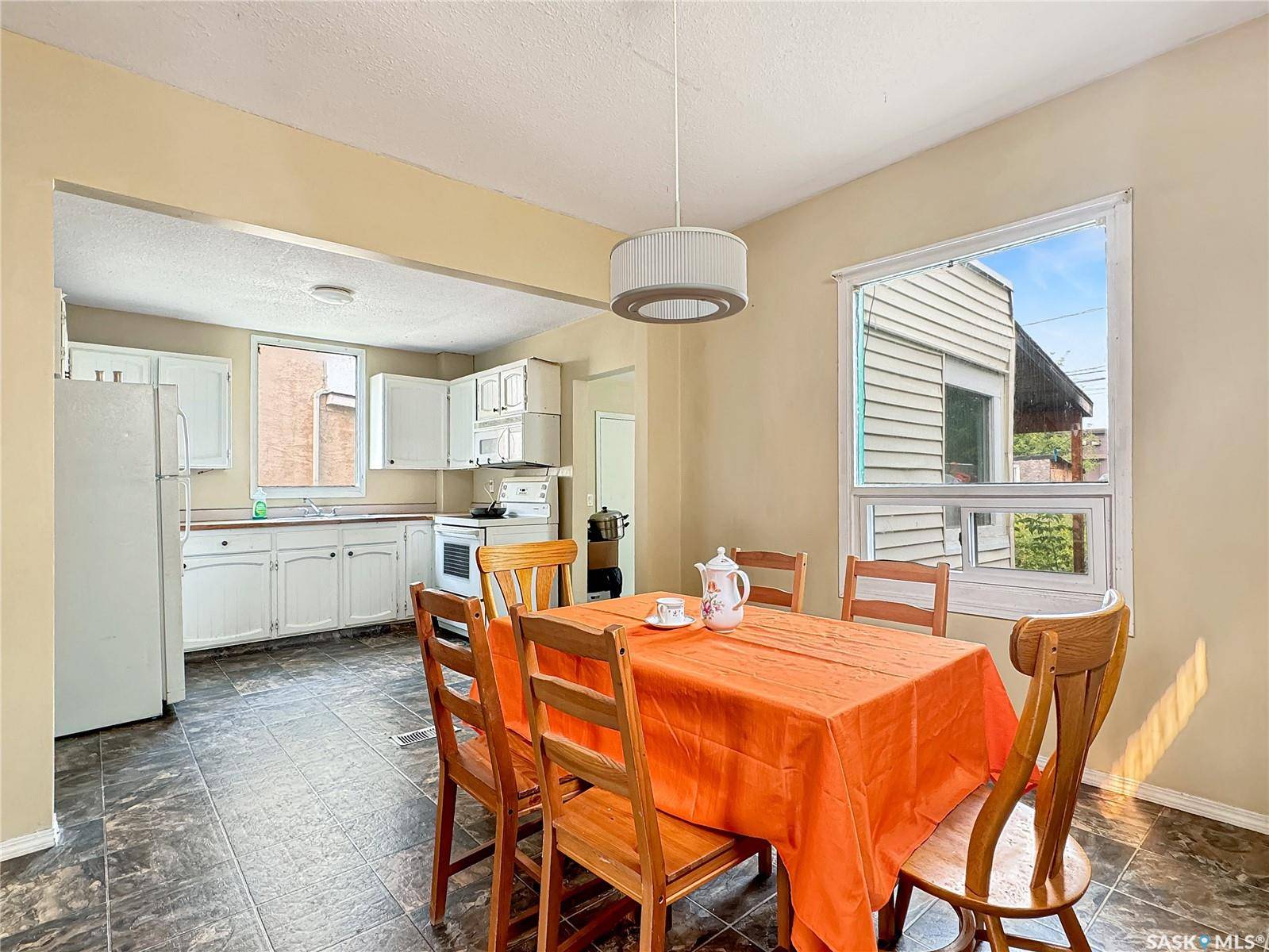 North Battleford, SK S9A 0R1,1472 99th STREET