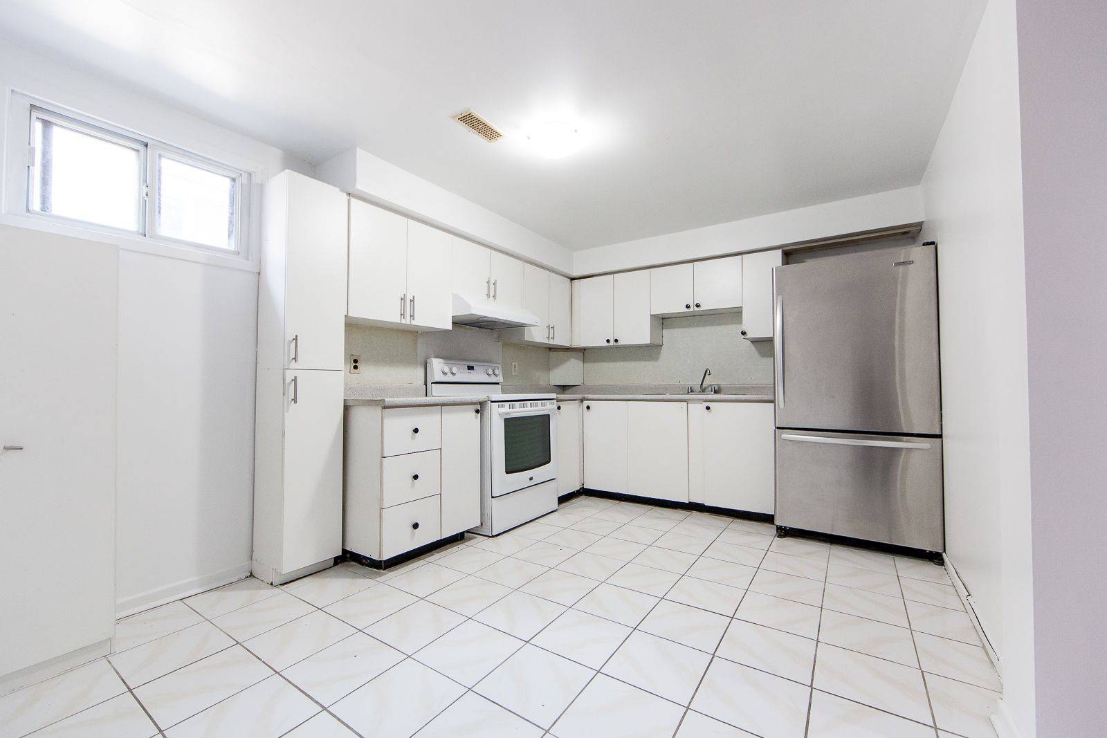 Mississauga, ON L4T 3P3,4129 Brandon Gate DR