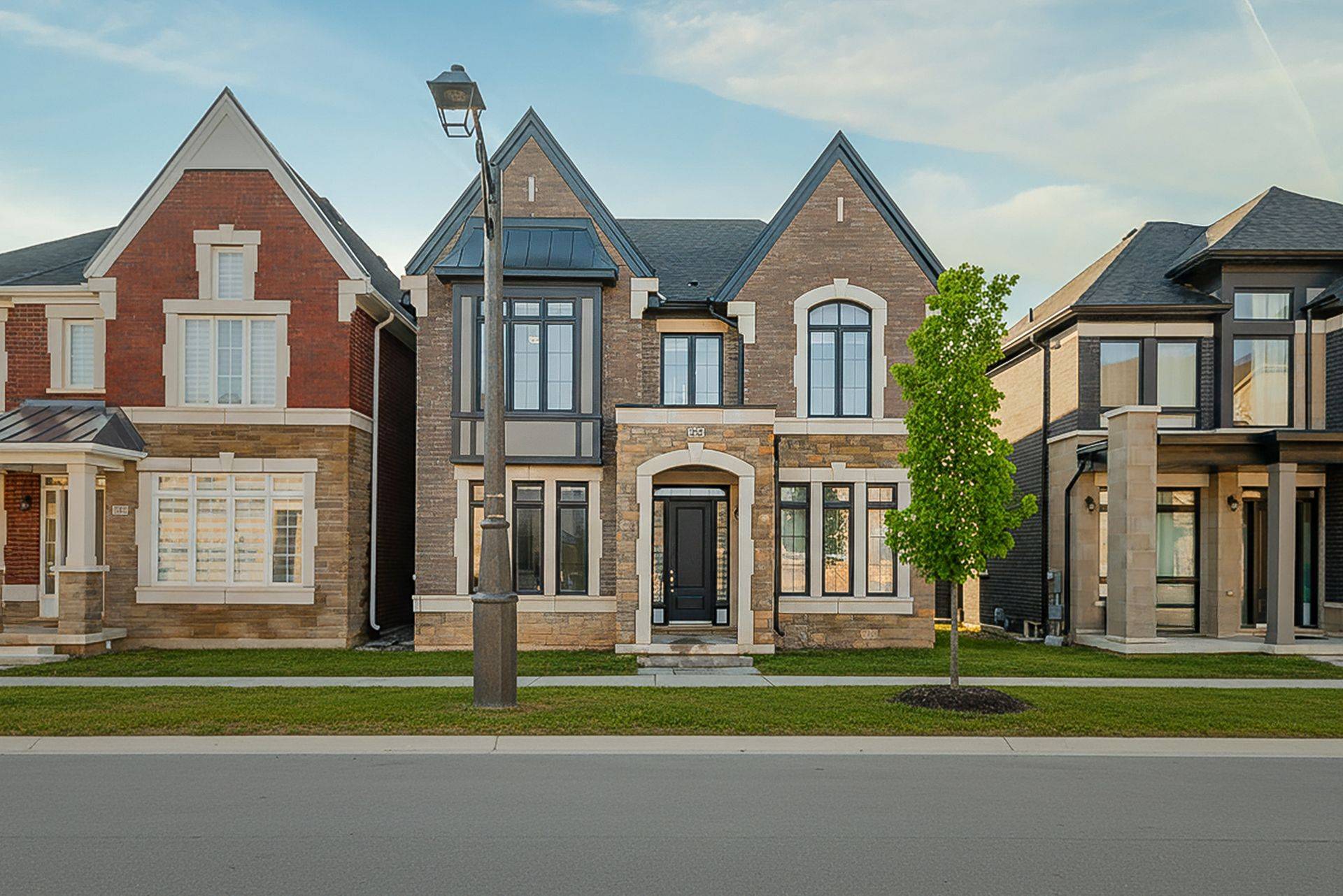 Oakville, ON L6H 0V8,3424 Millicent AVE