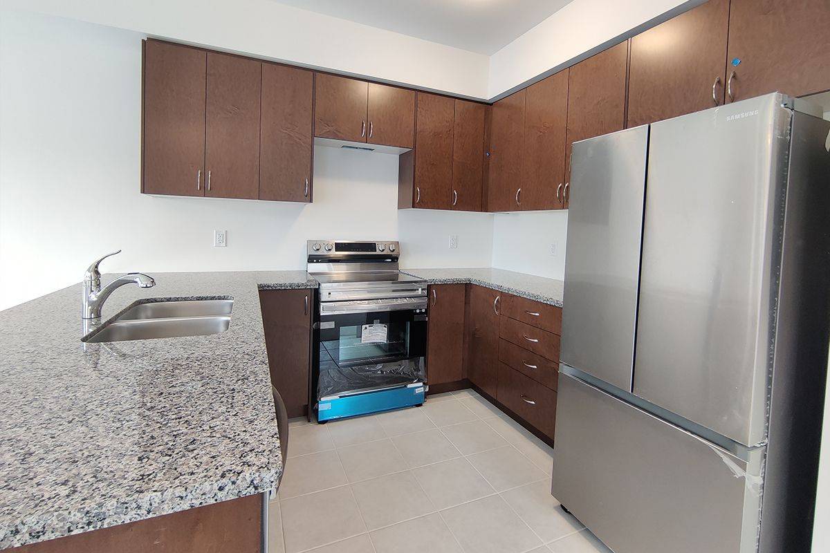 Hamilton, ON L9G 3K9,305 Garner RD W #67