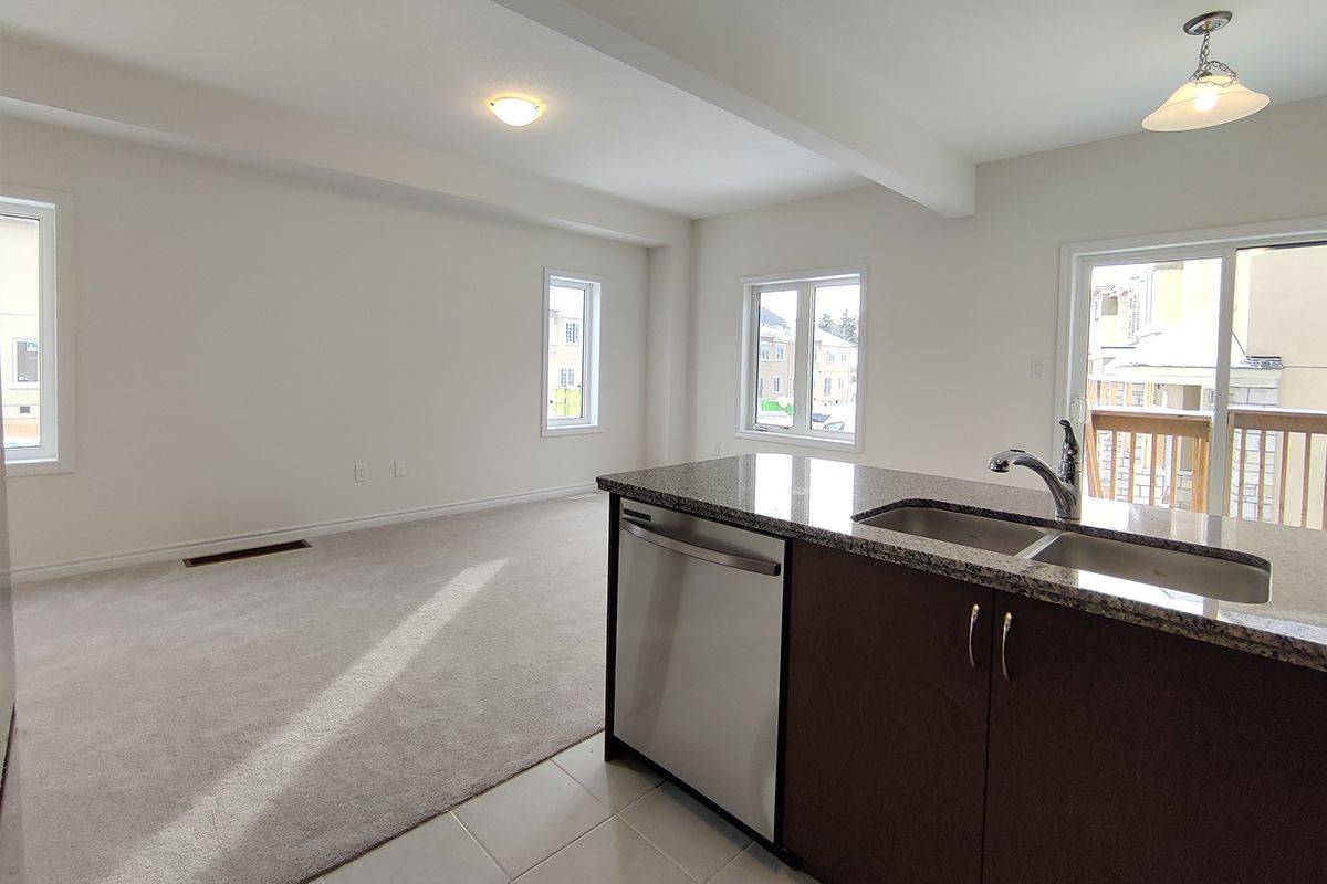 Hamilton, ON L9G 3K9,305 Garner RD W #67