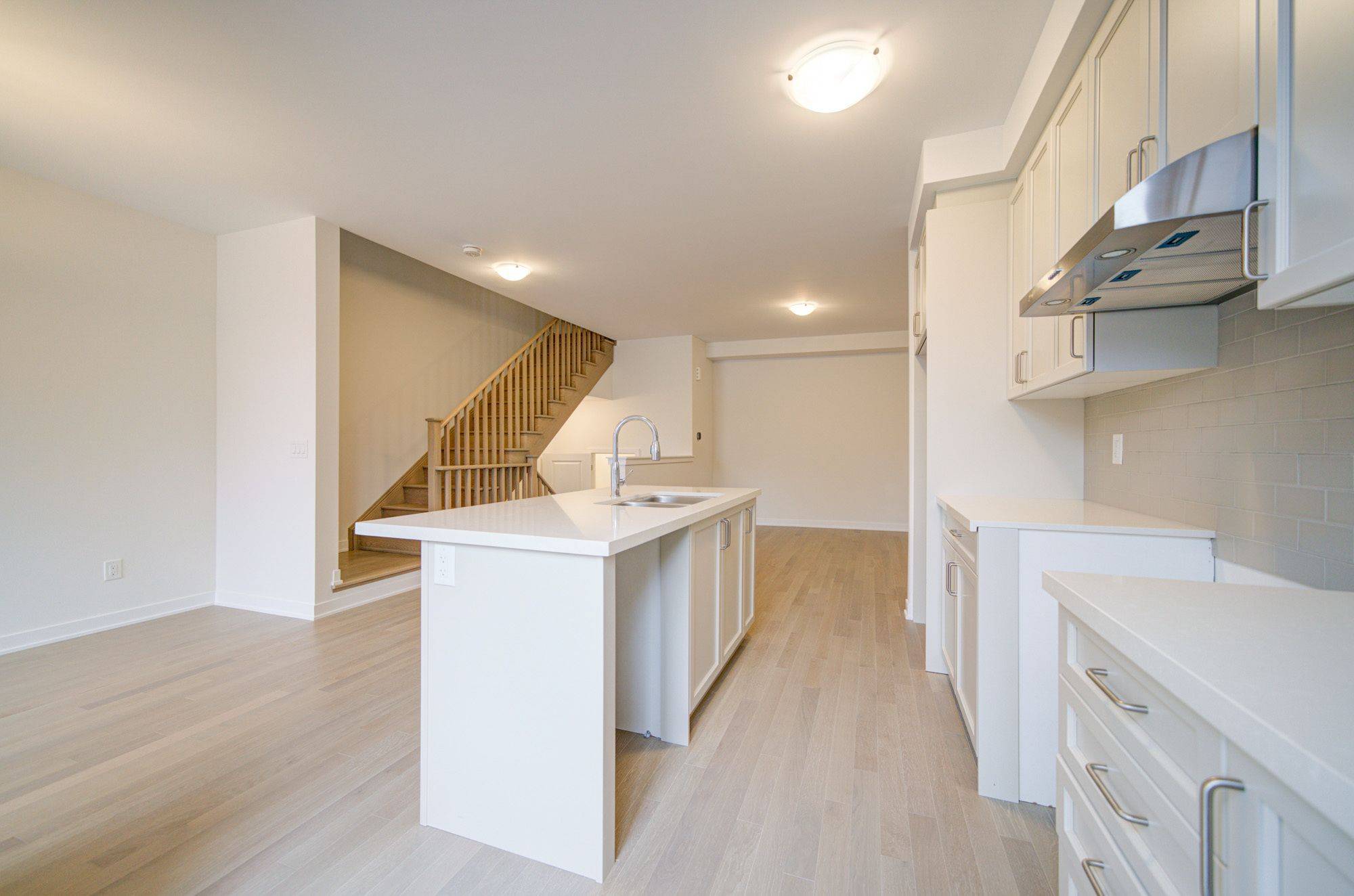 Markham, ON L3R 3X3,23 John Canning WAY