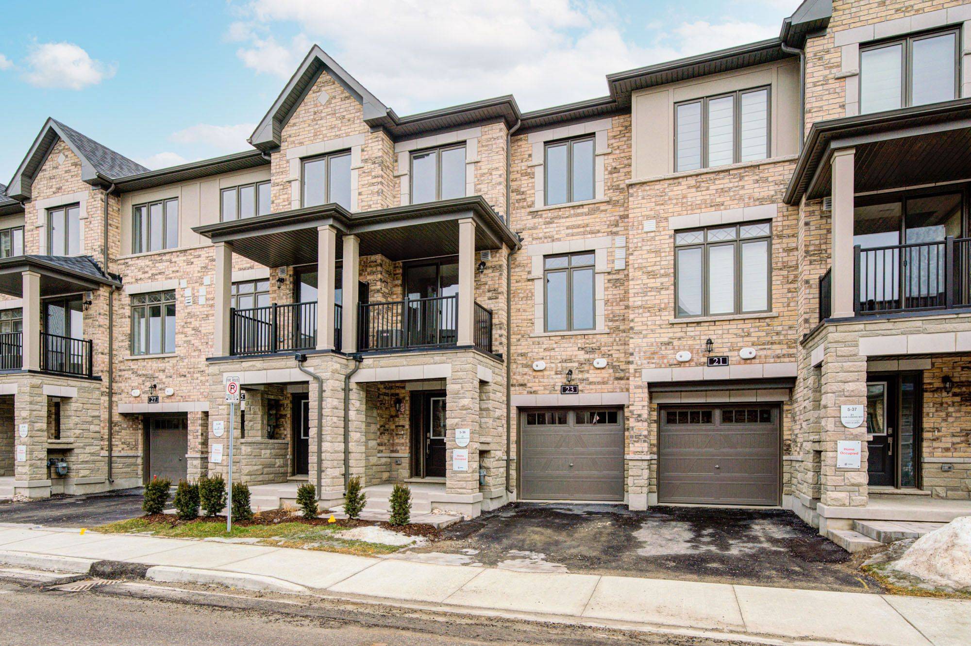 Markham, ON L3R 3X3,23 John Canning WAY