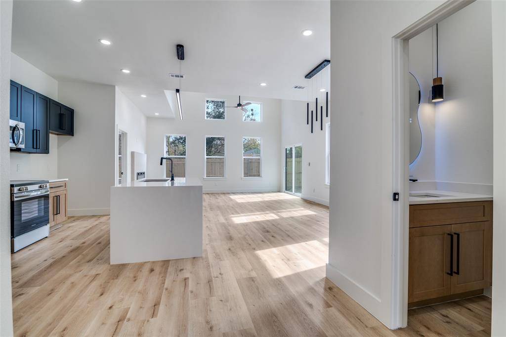 Dallas, TX 75203,407 Bobbie Street